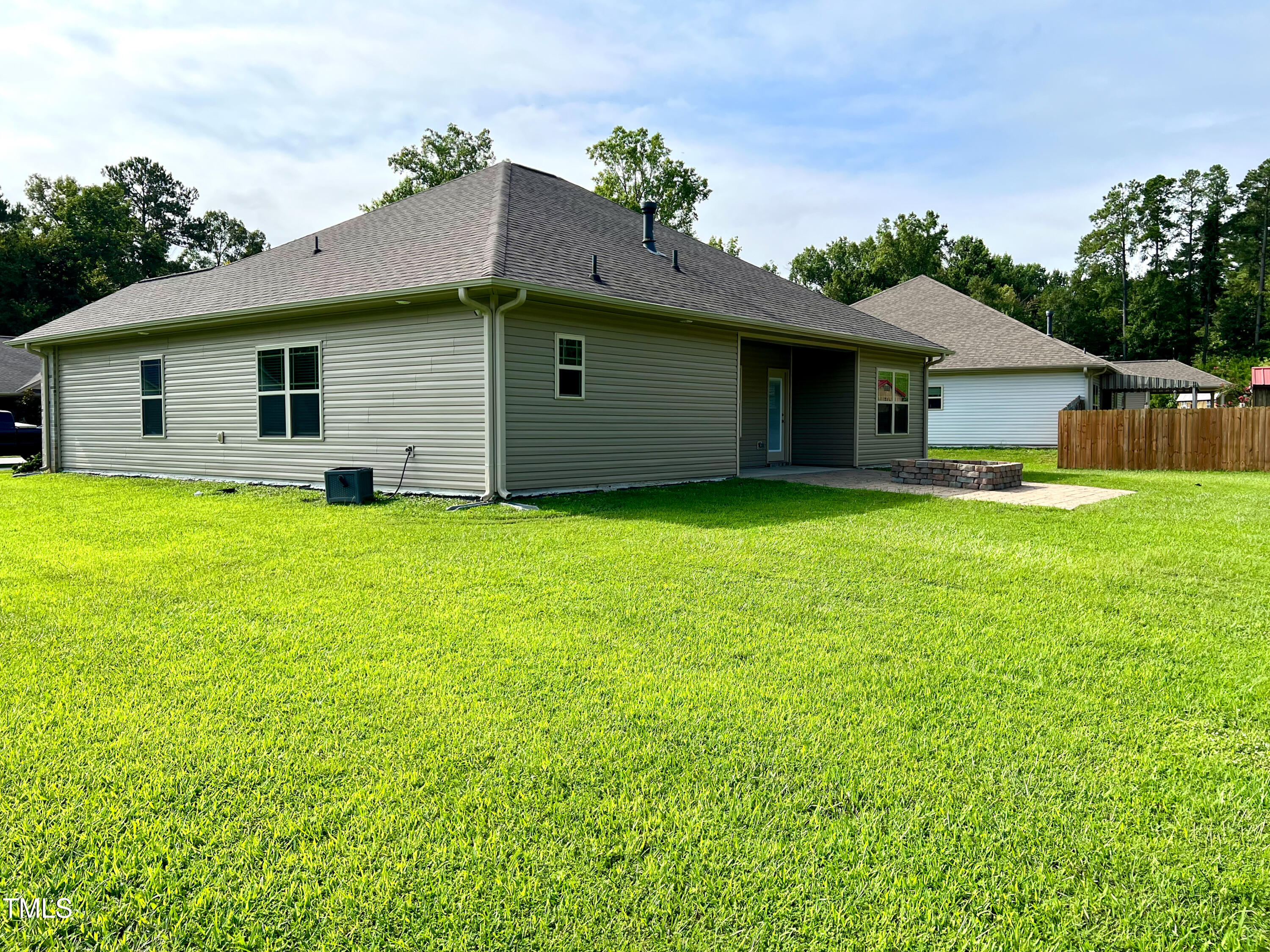 main property photo 33