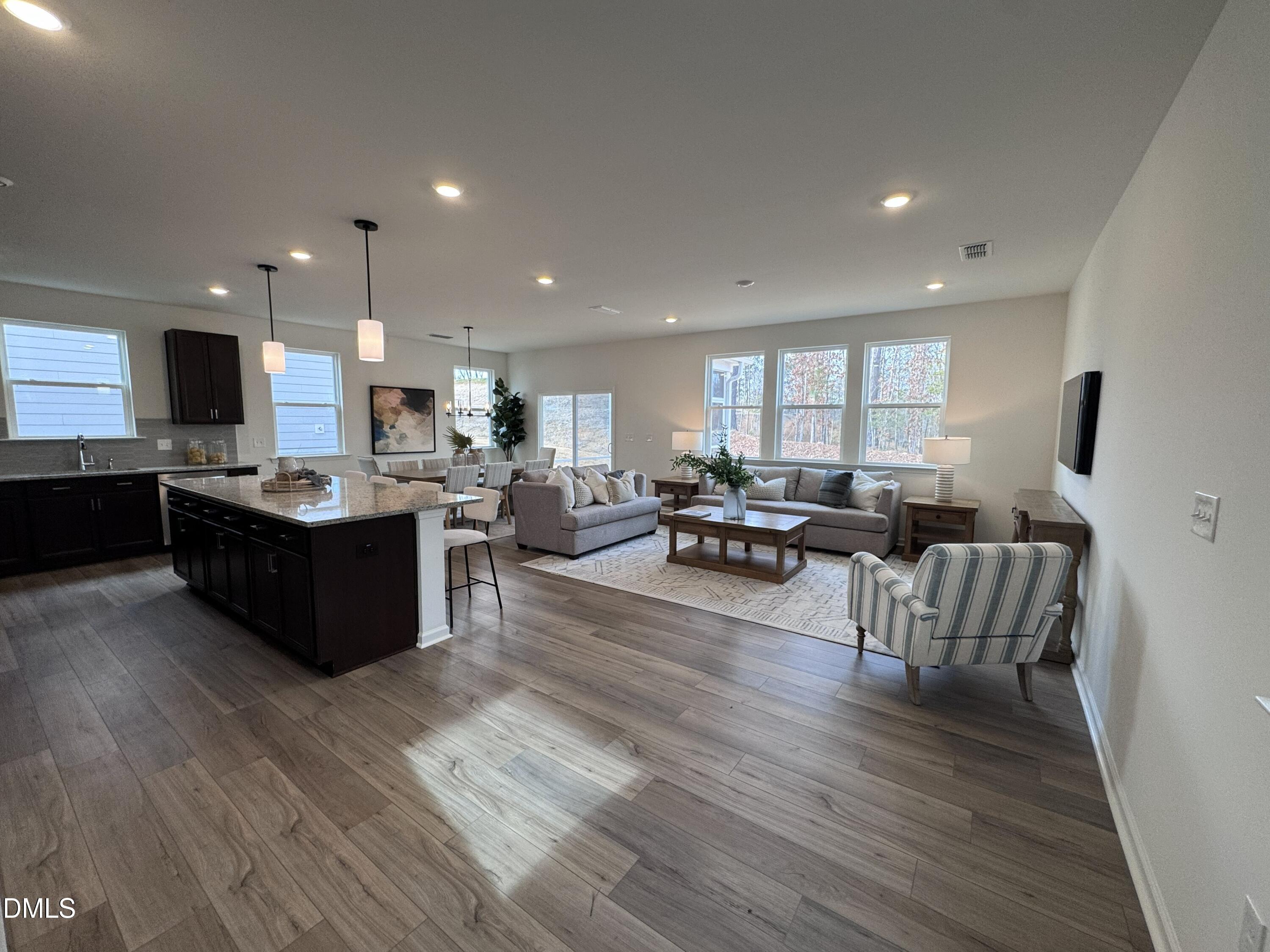 property viewer photo 3