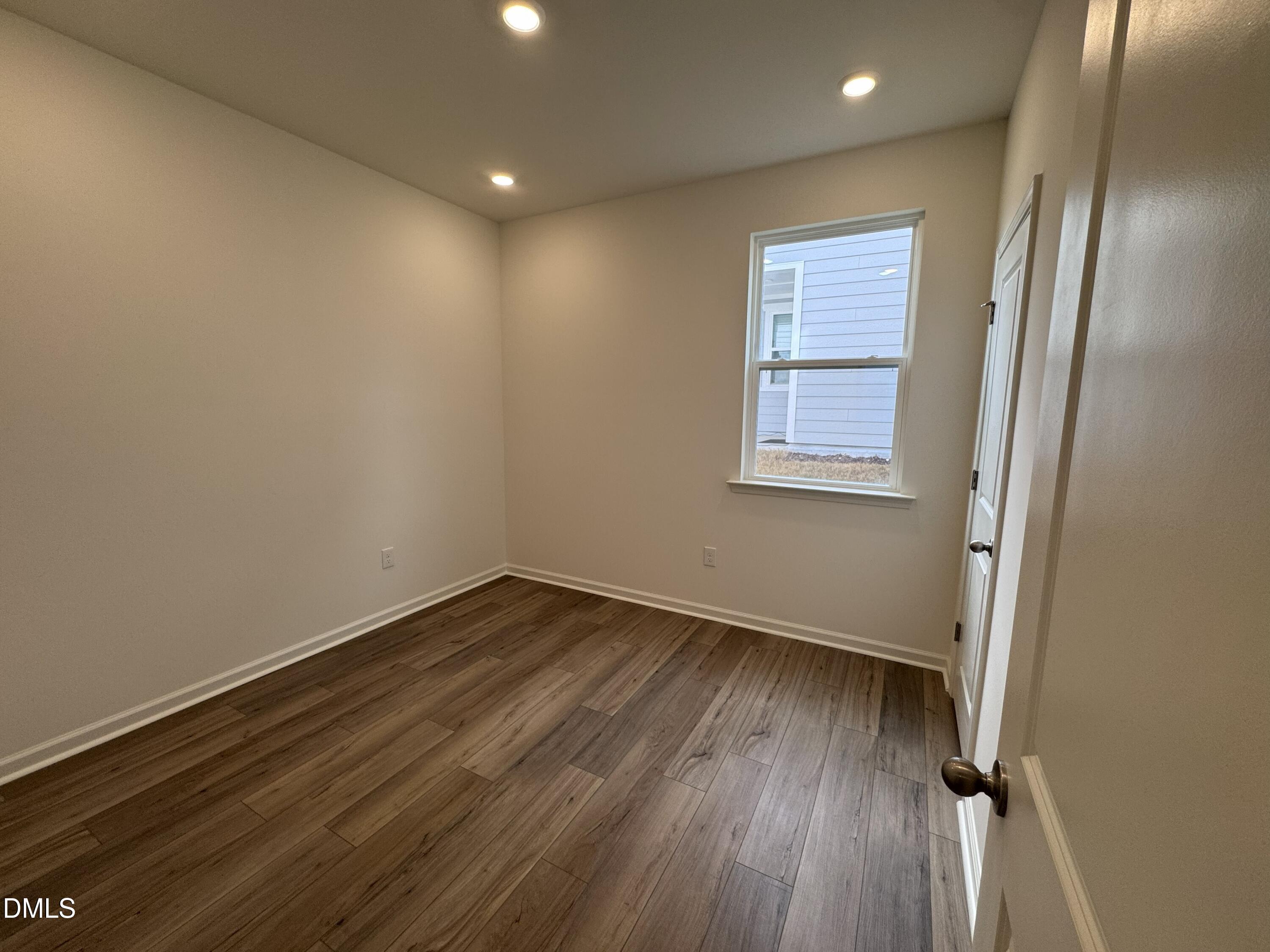 property viewer photo 5