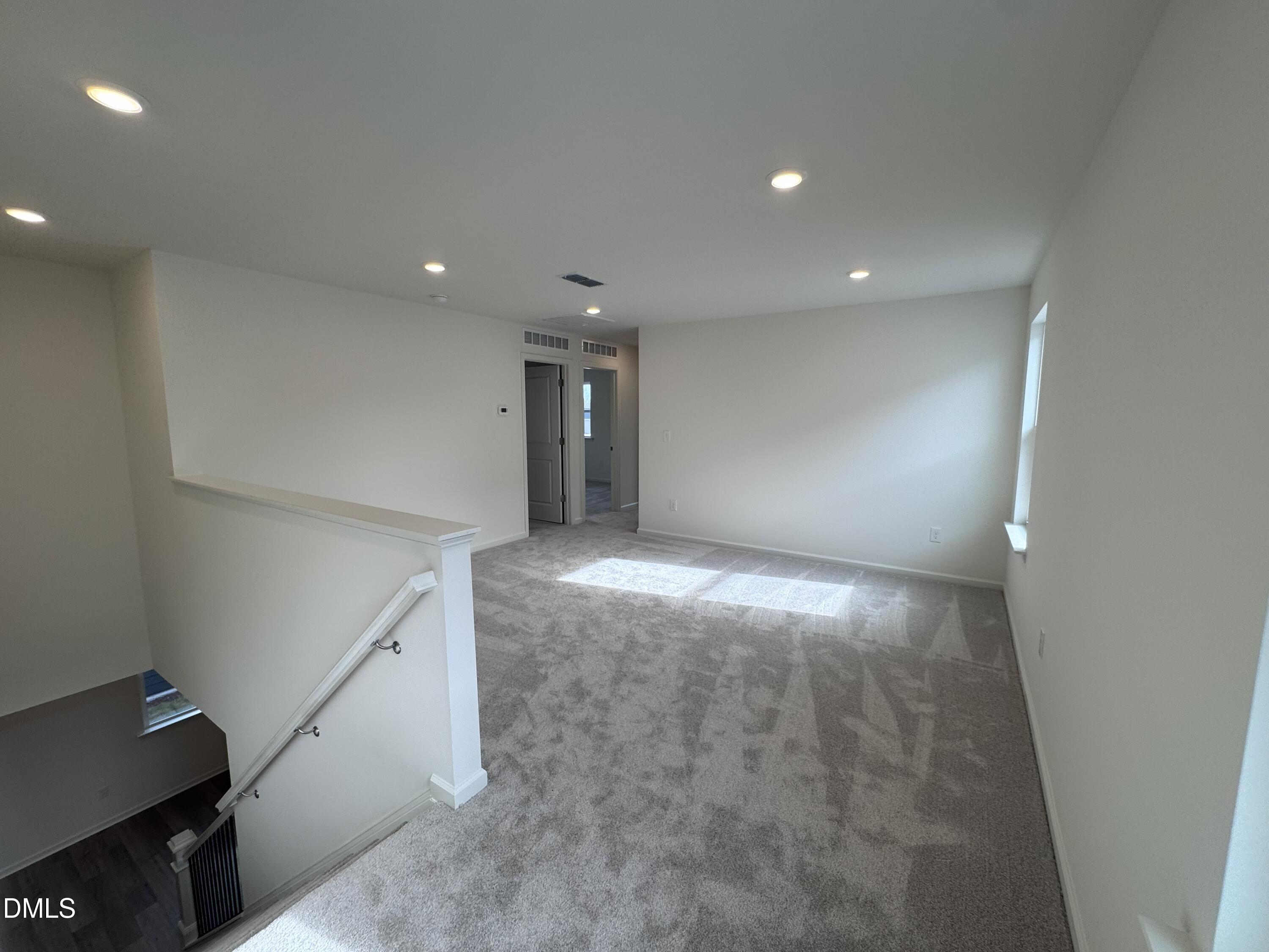 property viewer photo 8