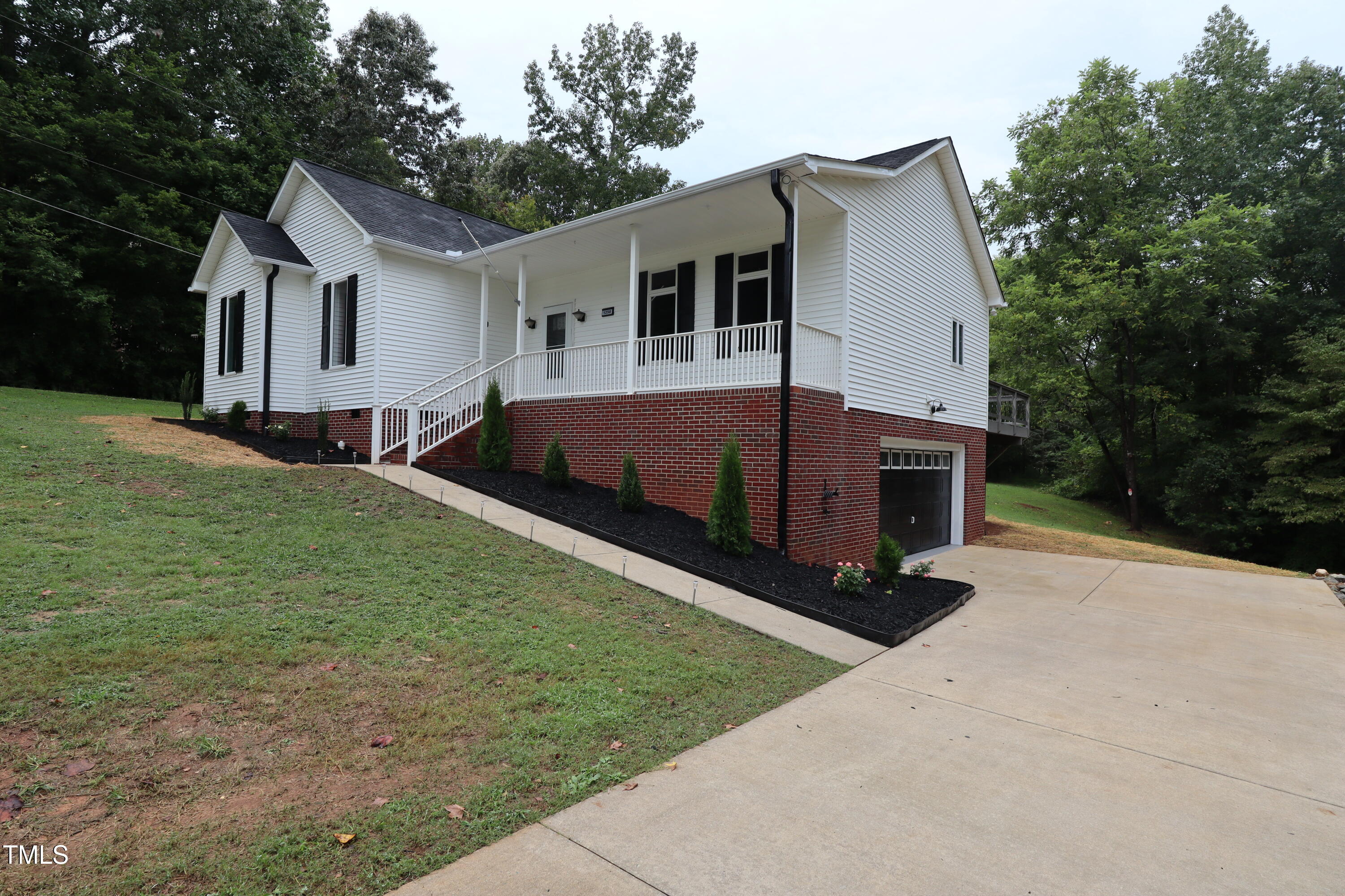 main property photo 0