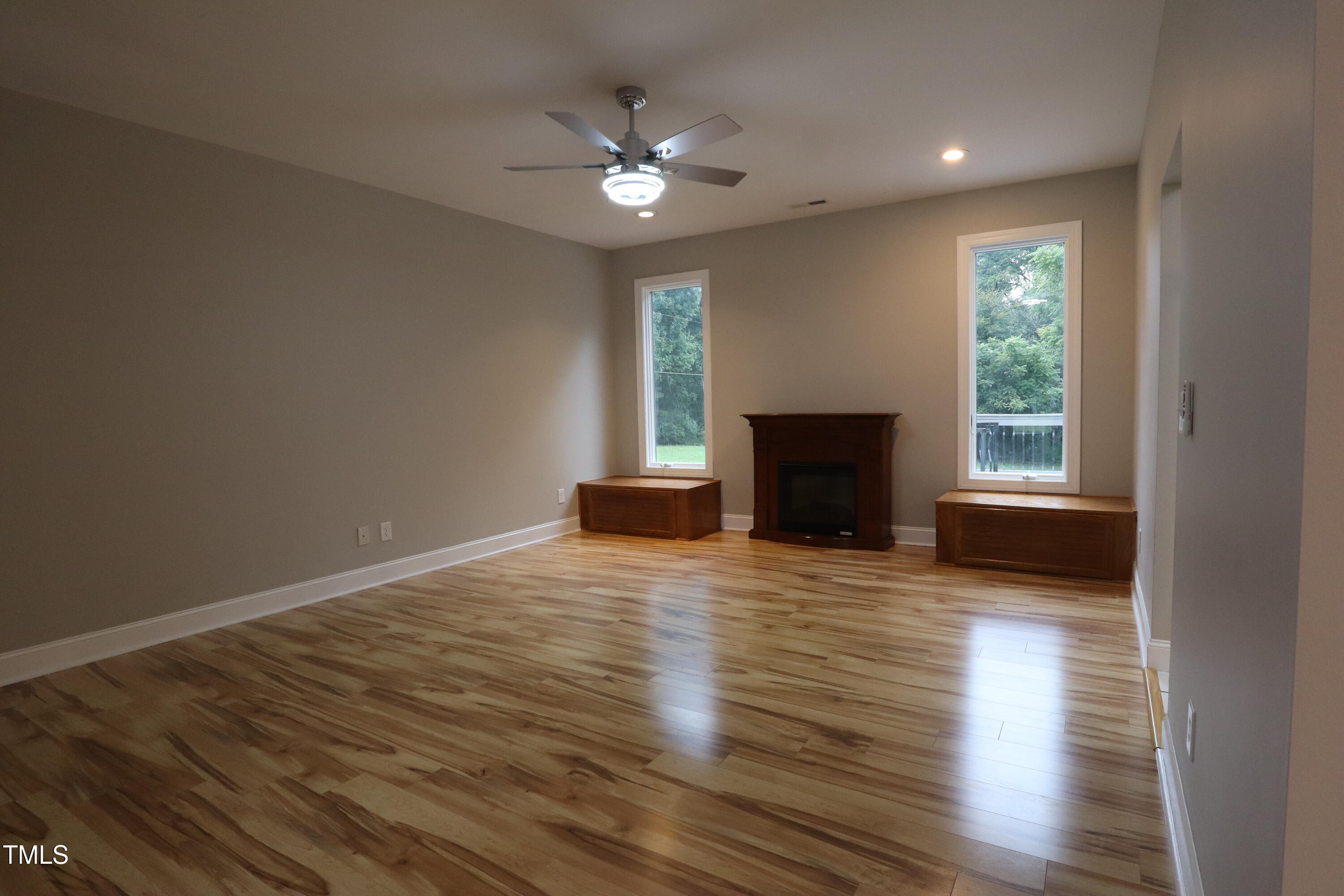 property viewer photo 19
