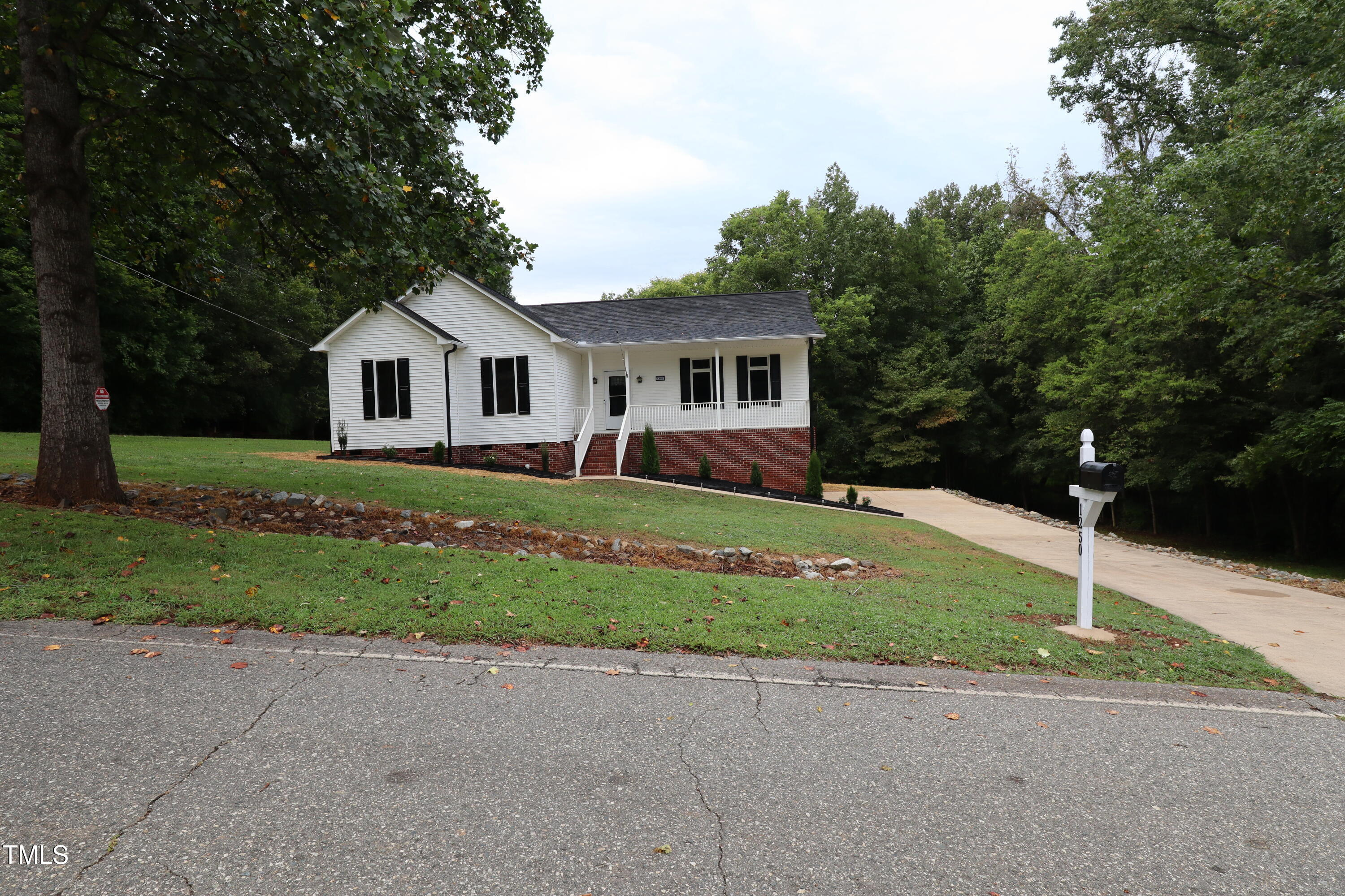 property viewer photo 2
