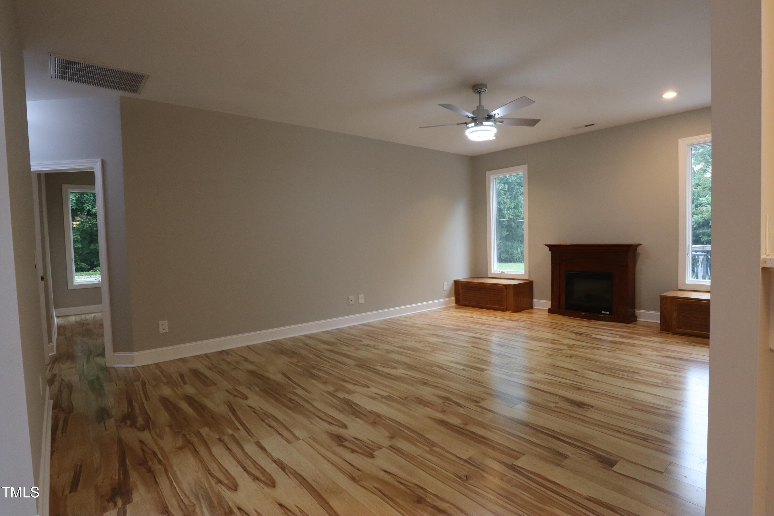 property viewer photo 20