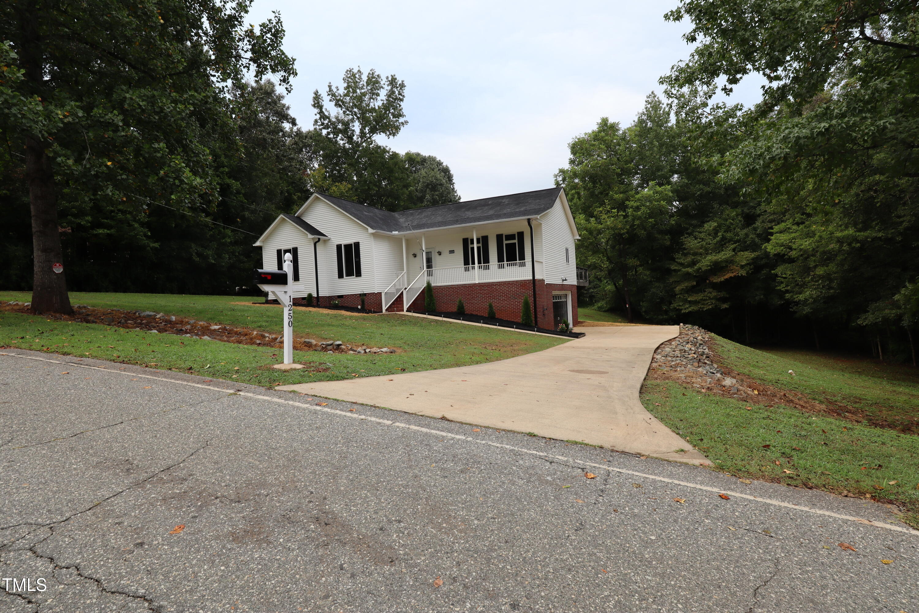 property viewer photo 4