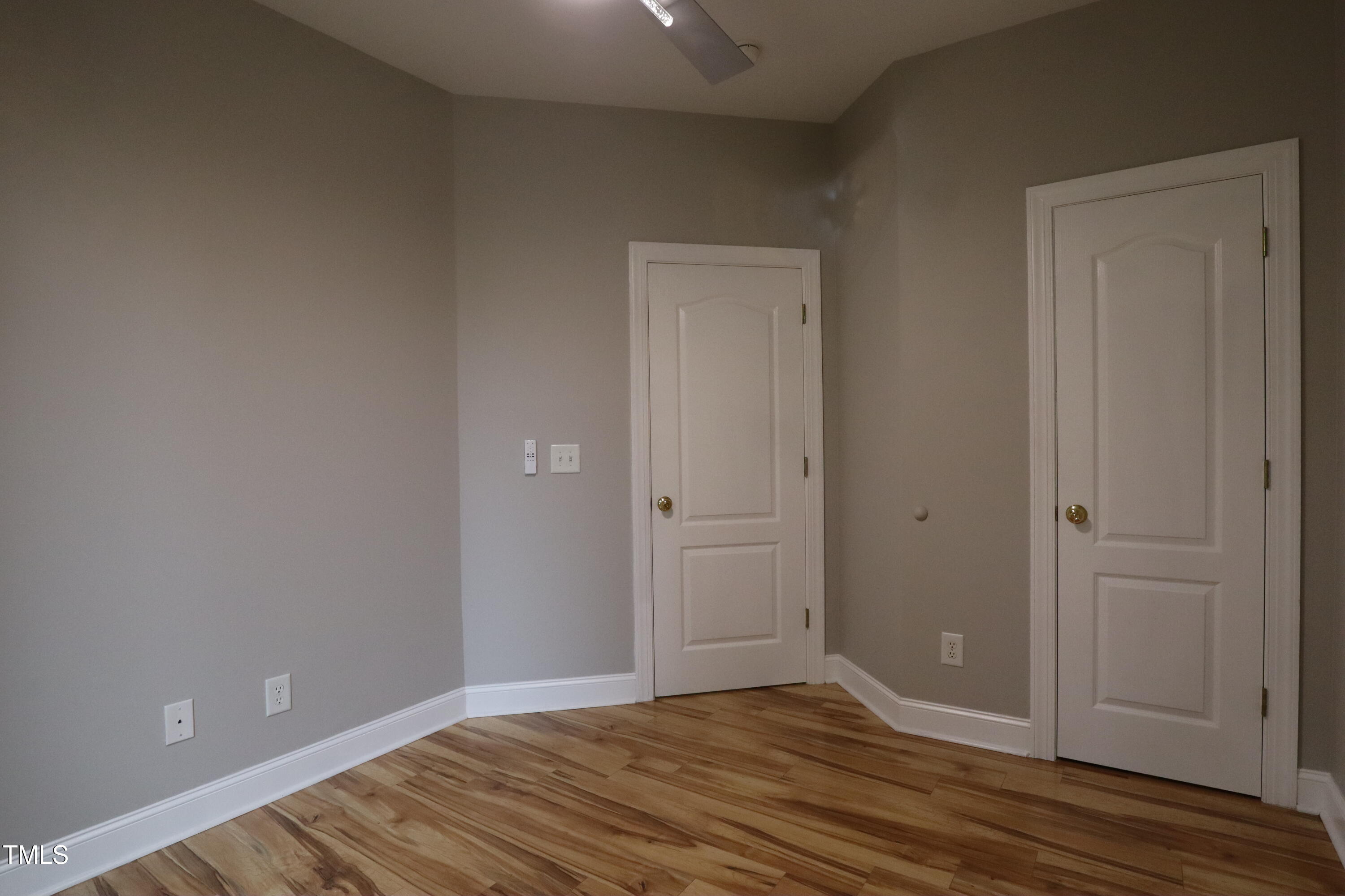 property viewer photo 43
