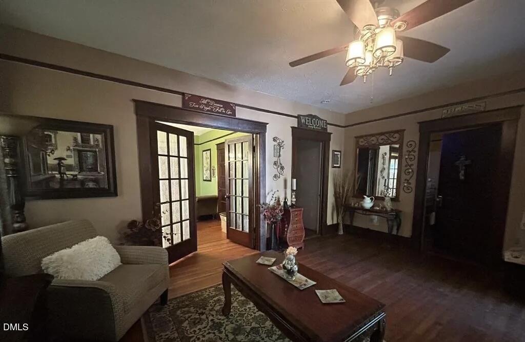 property viewer photo 2