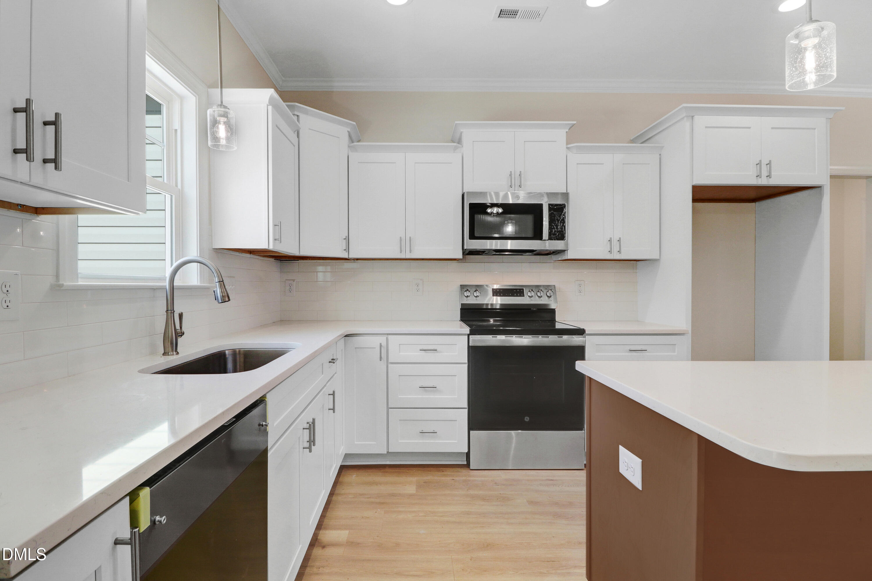 property viewer photo 13