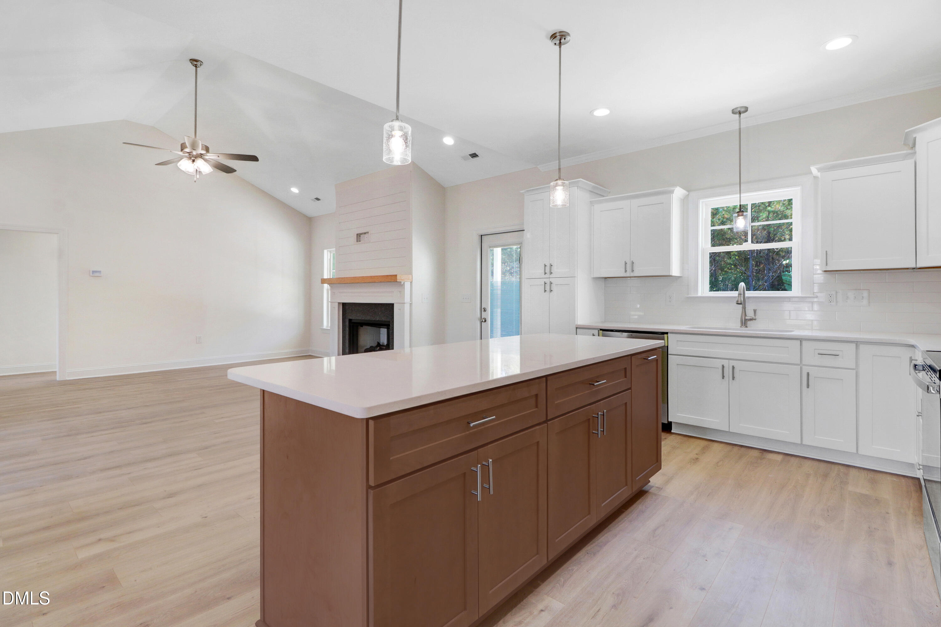 property viewer photo 15