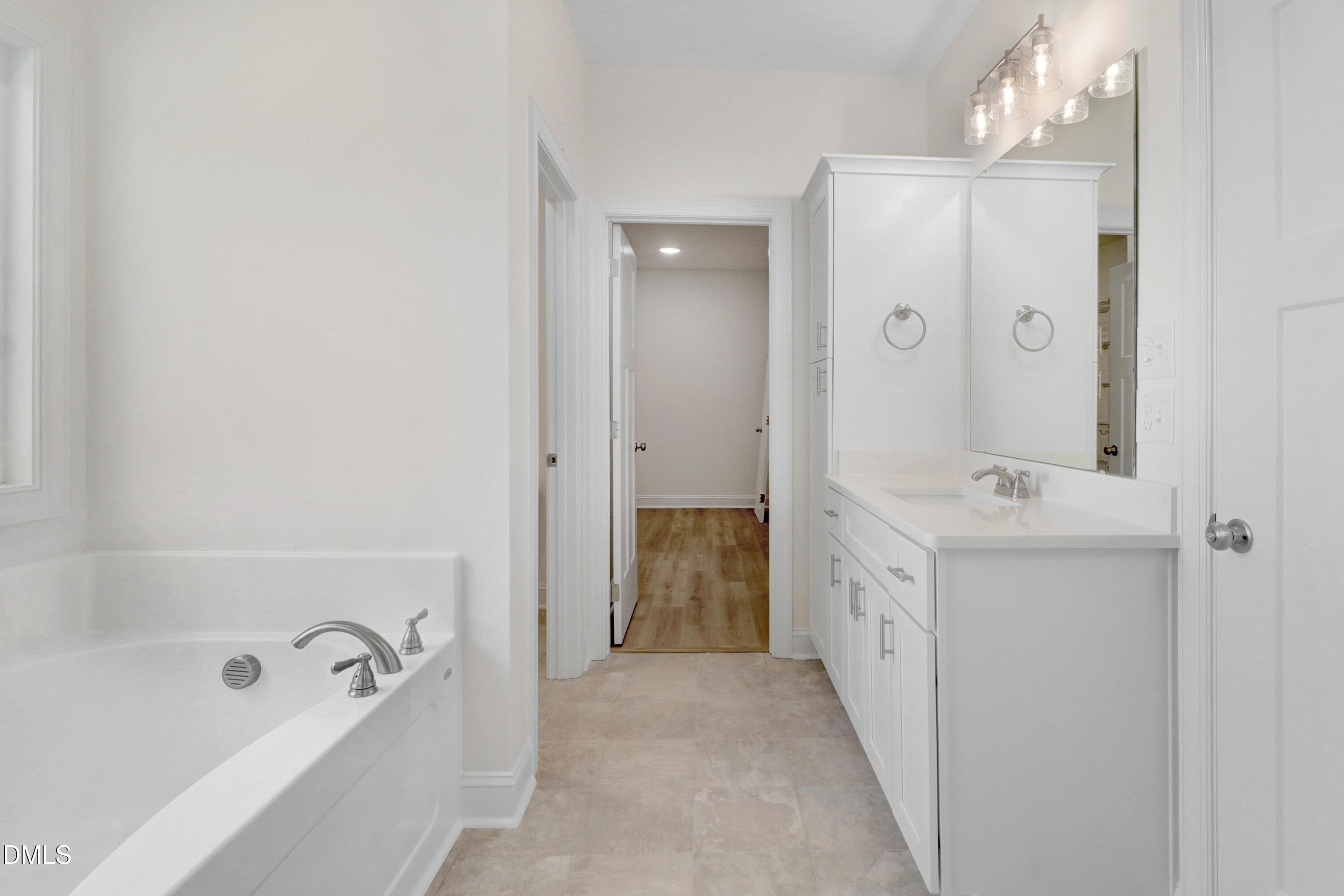 property viewer photo 20