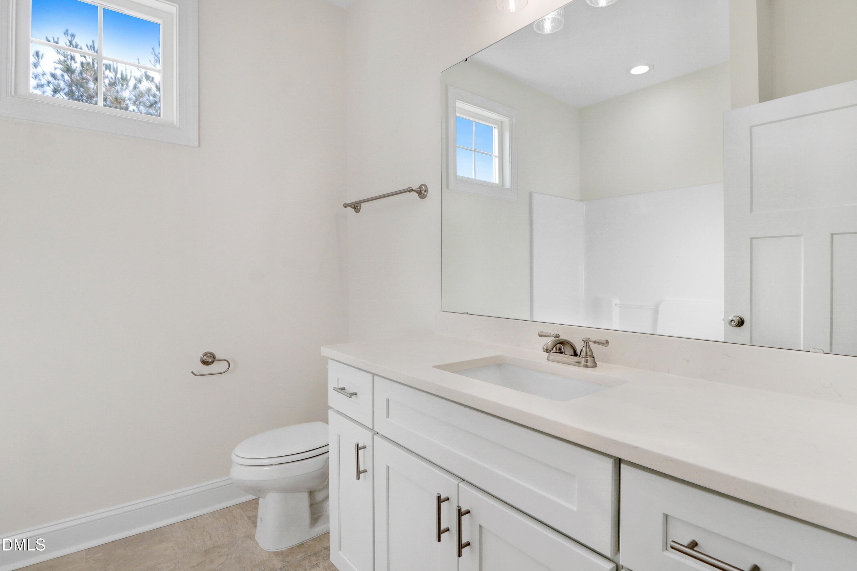 property viewer photo 26