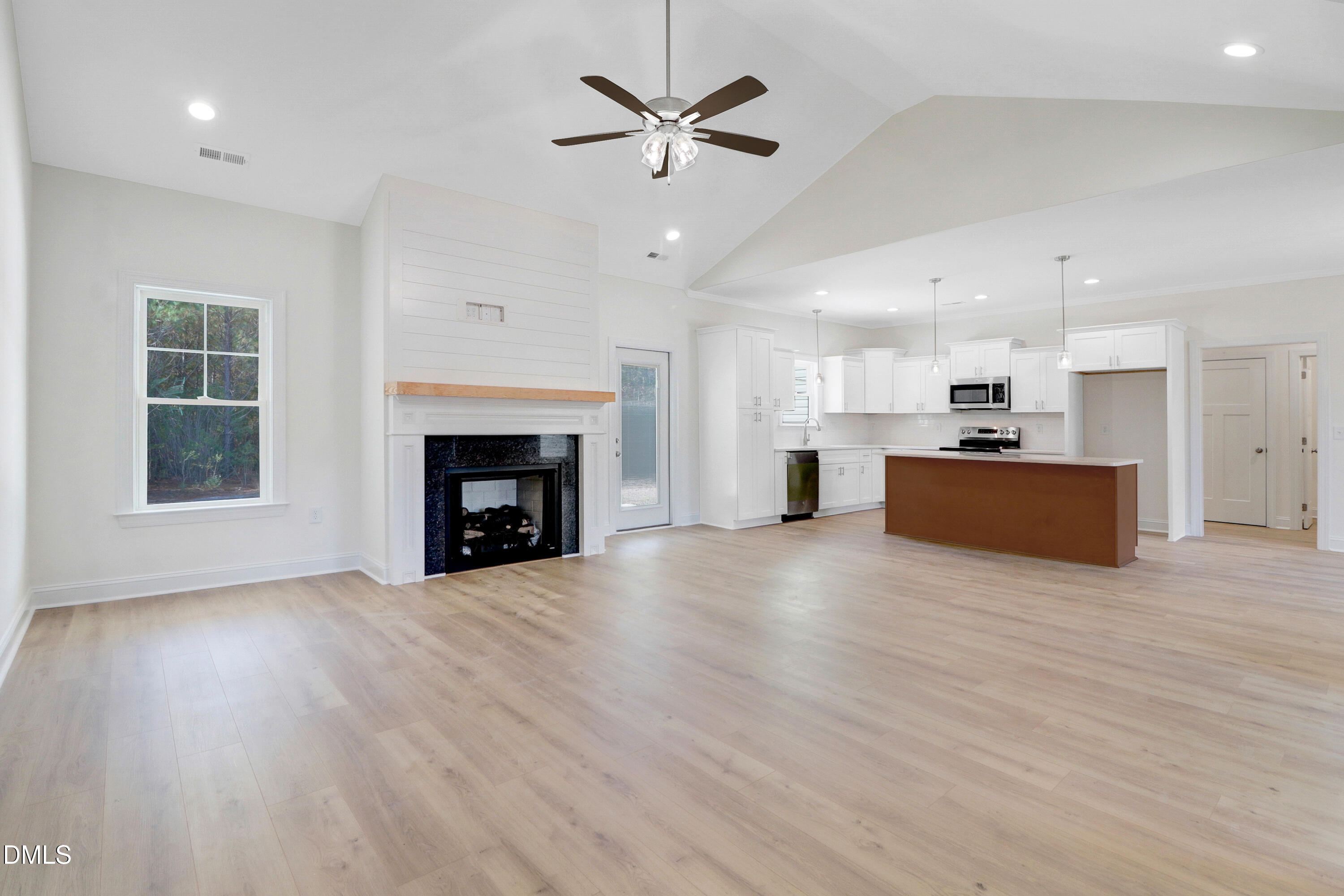 property viewer photo 7