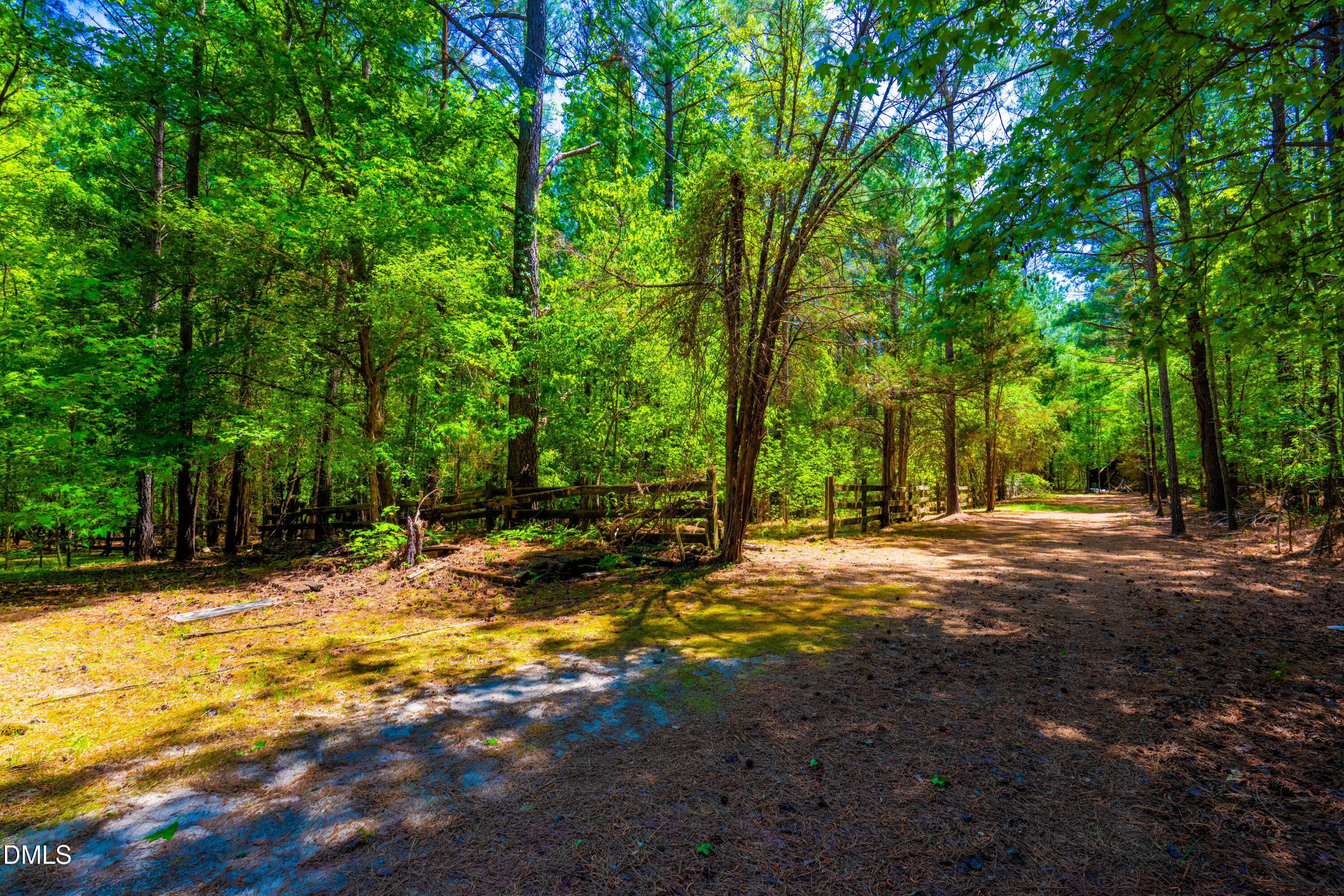 main property photo 11