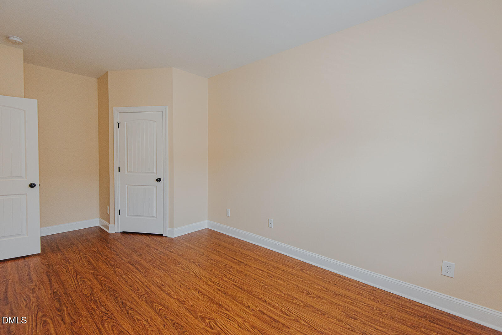property viewer photo 9
