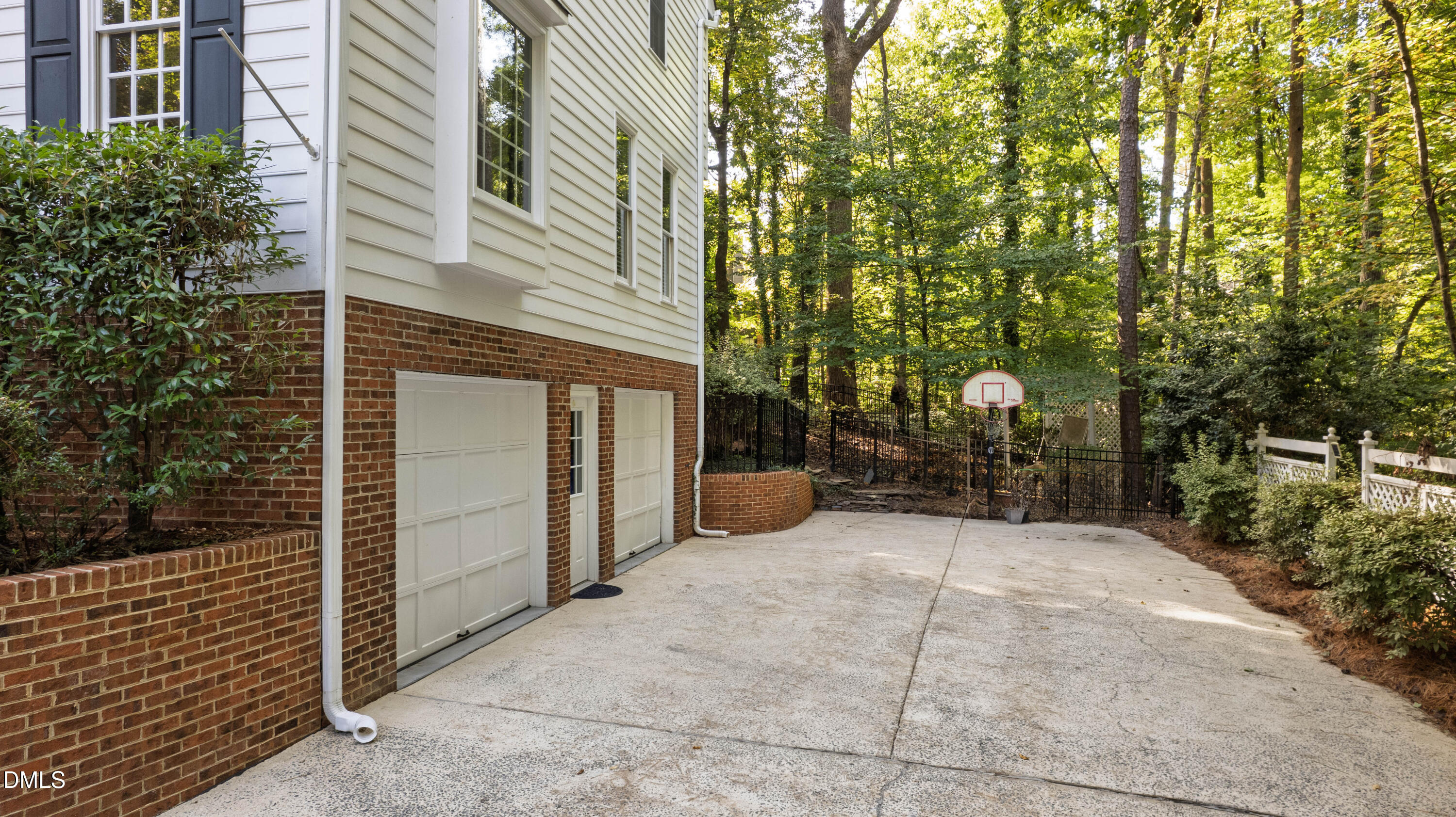 main property photo 54