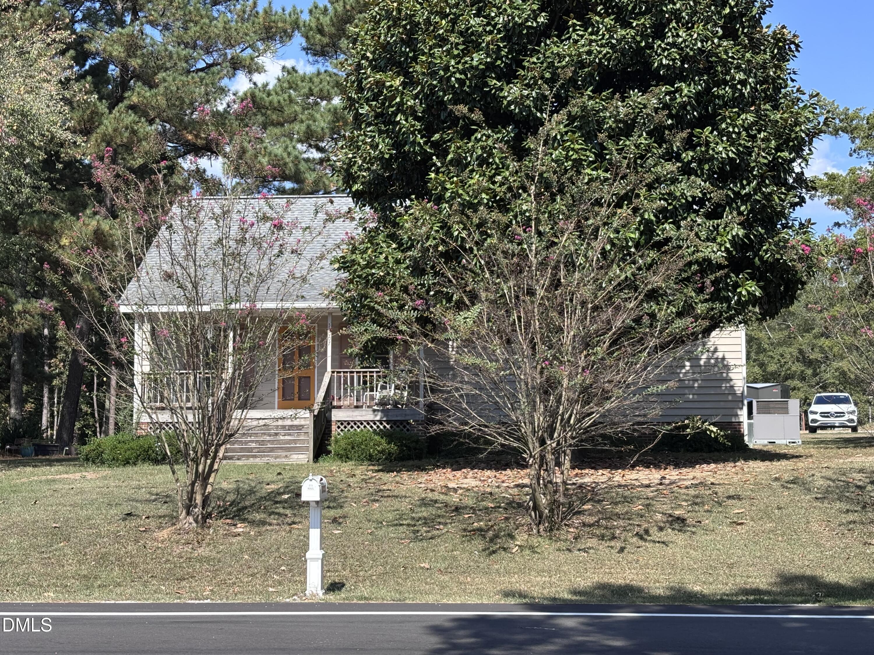 main property photo 3