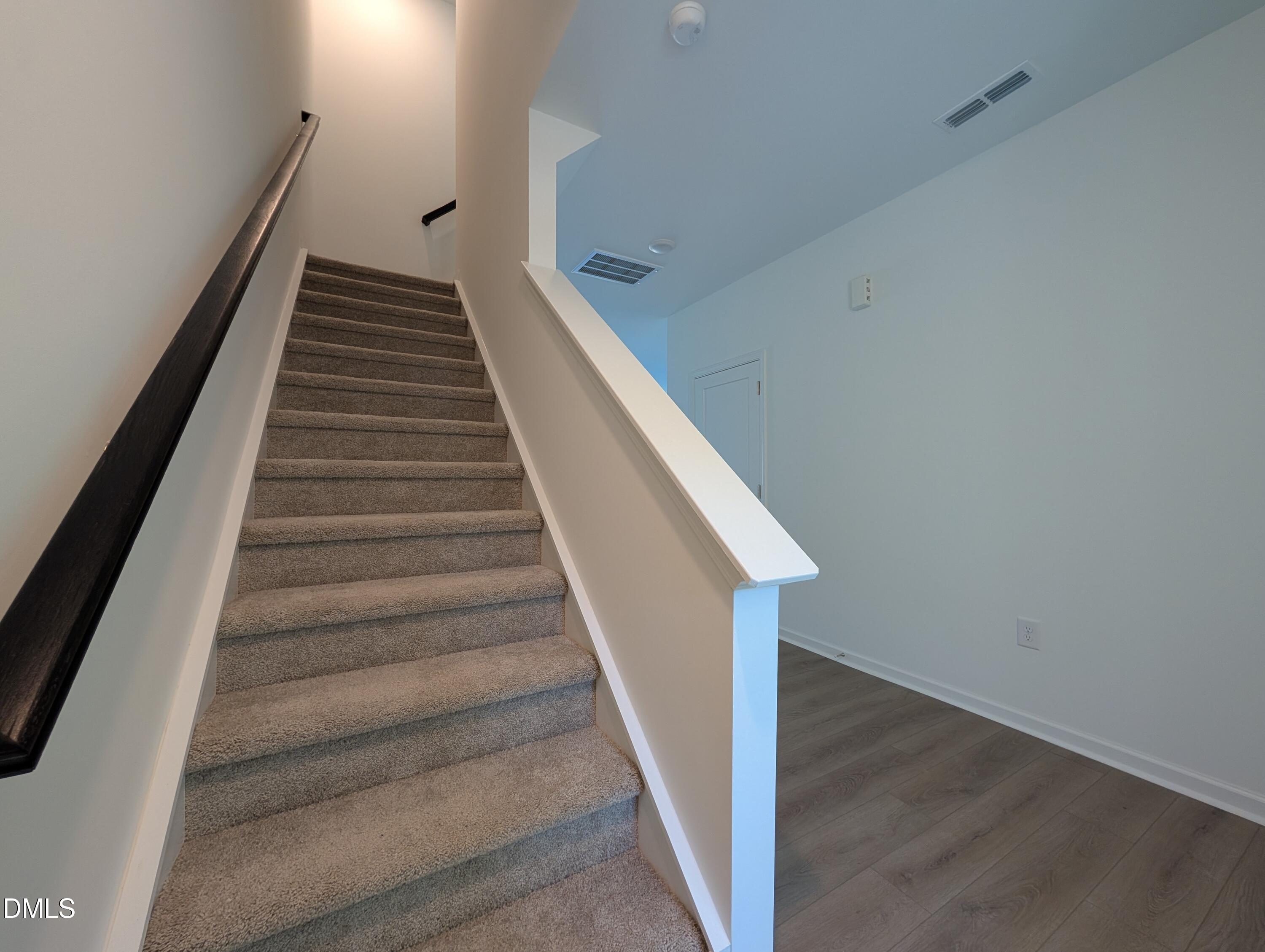 property viewer photo 7