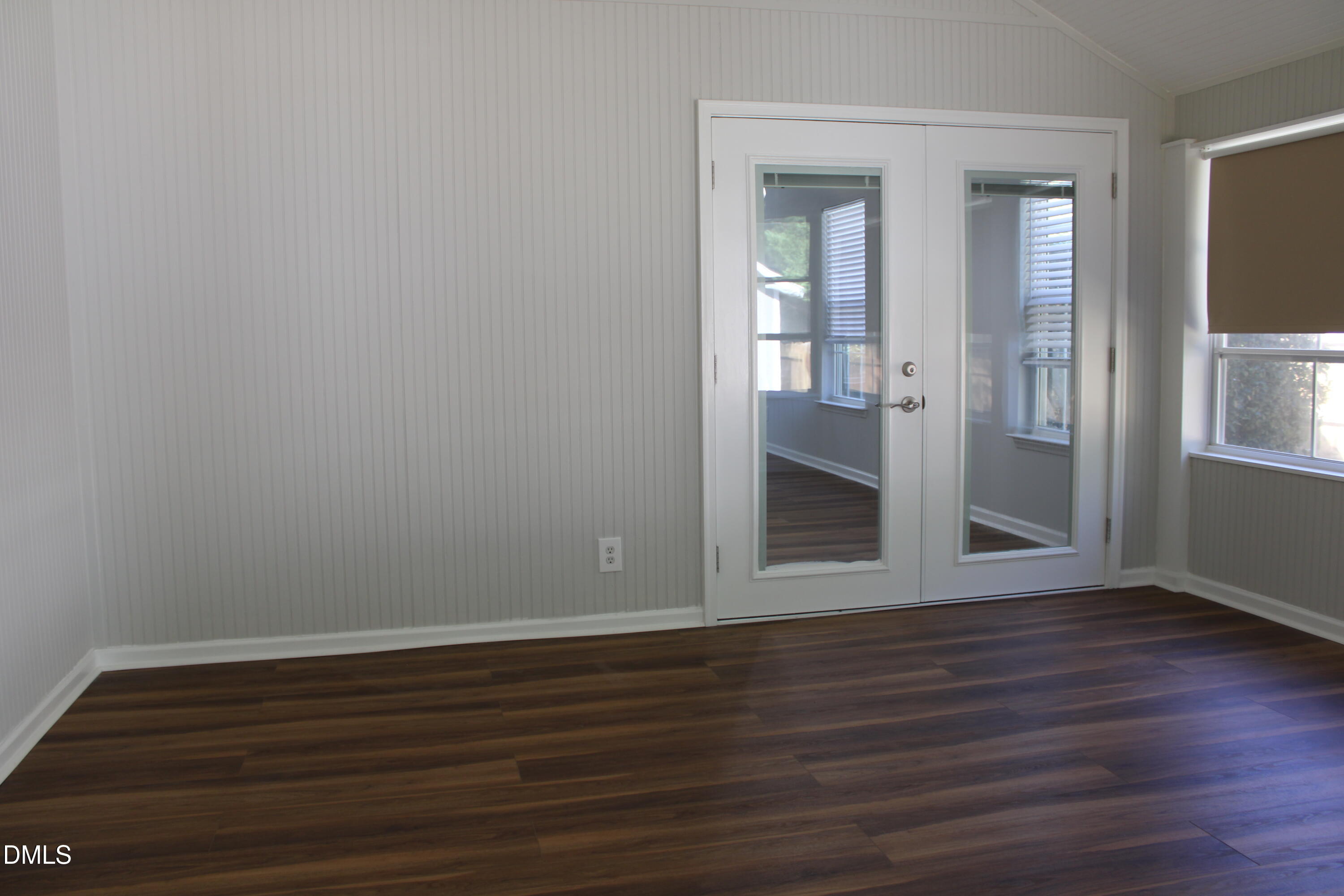 property viewer photo 12