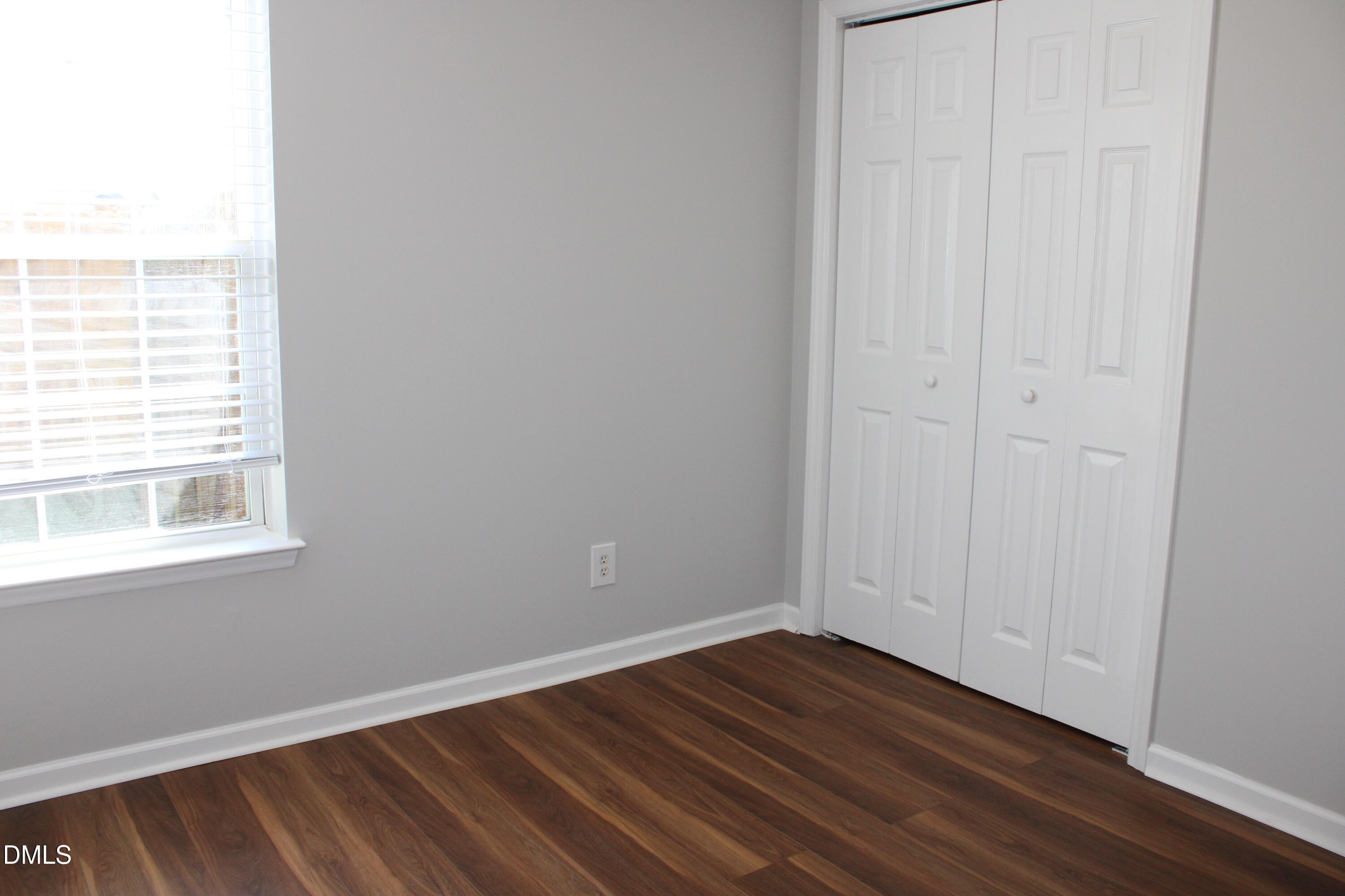 property viewer photo 19