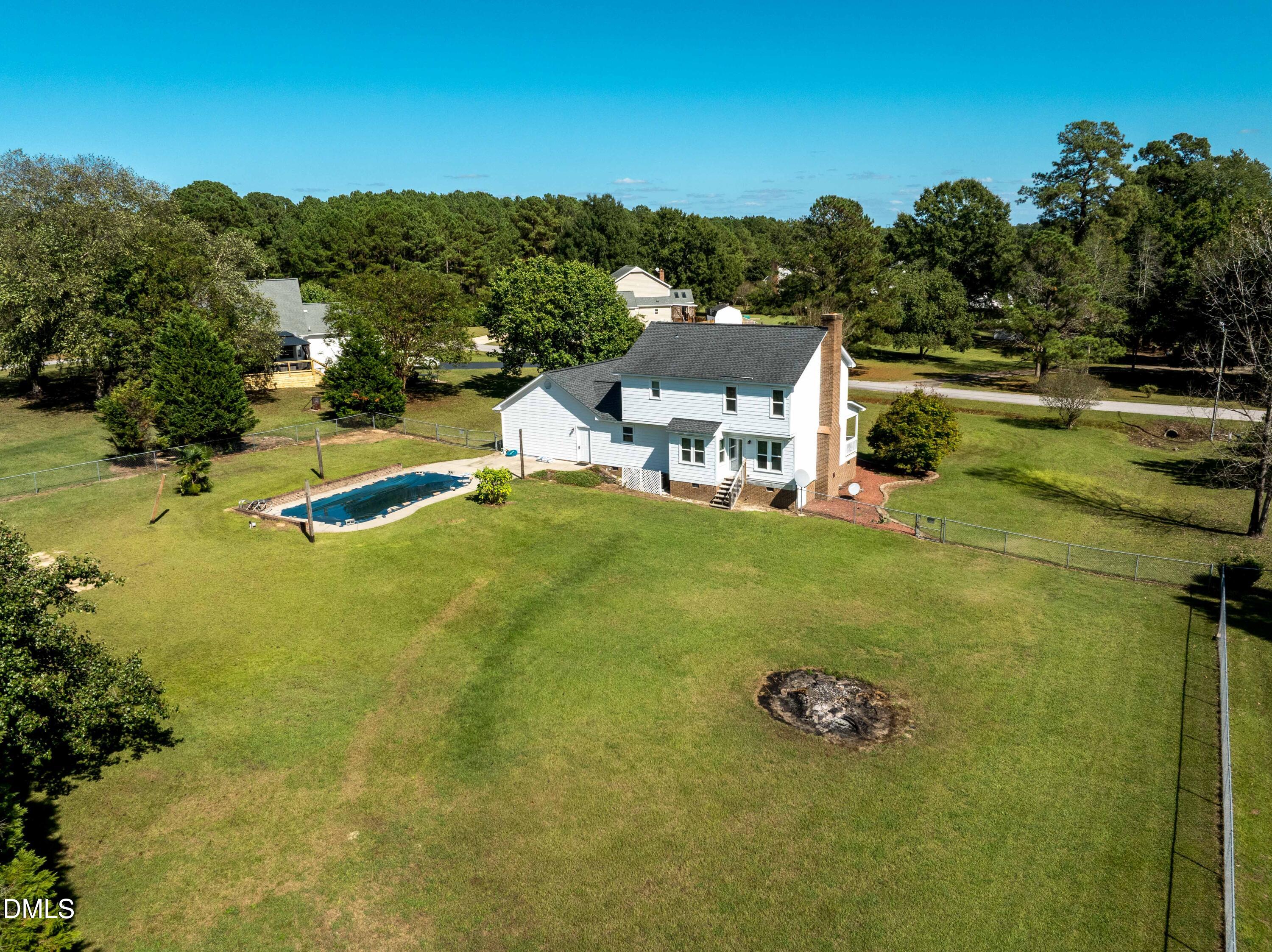 main property photo 25