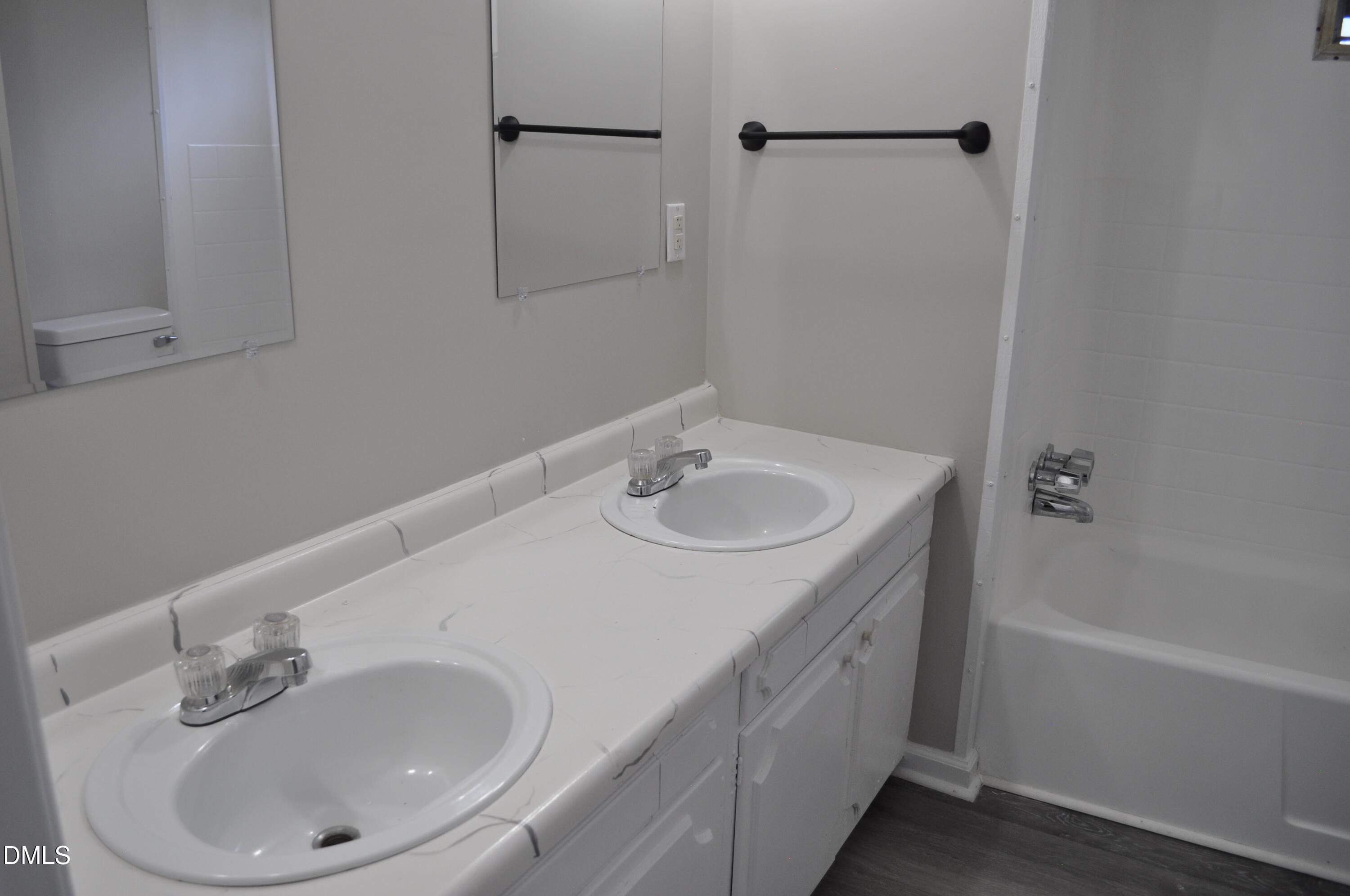 property viewer photo 17