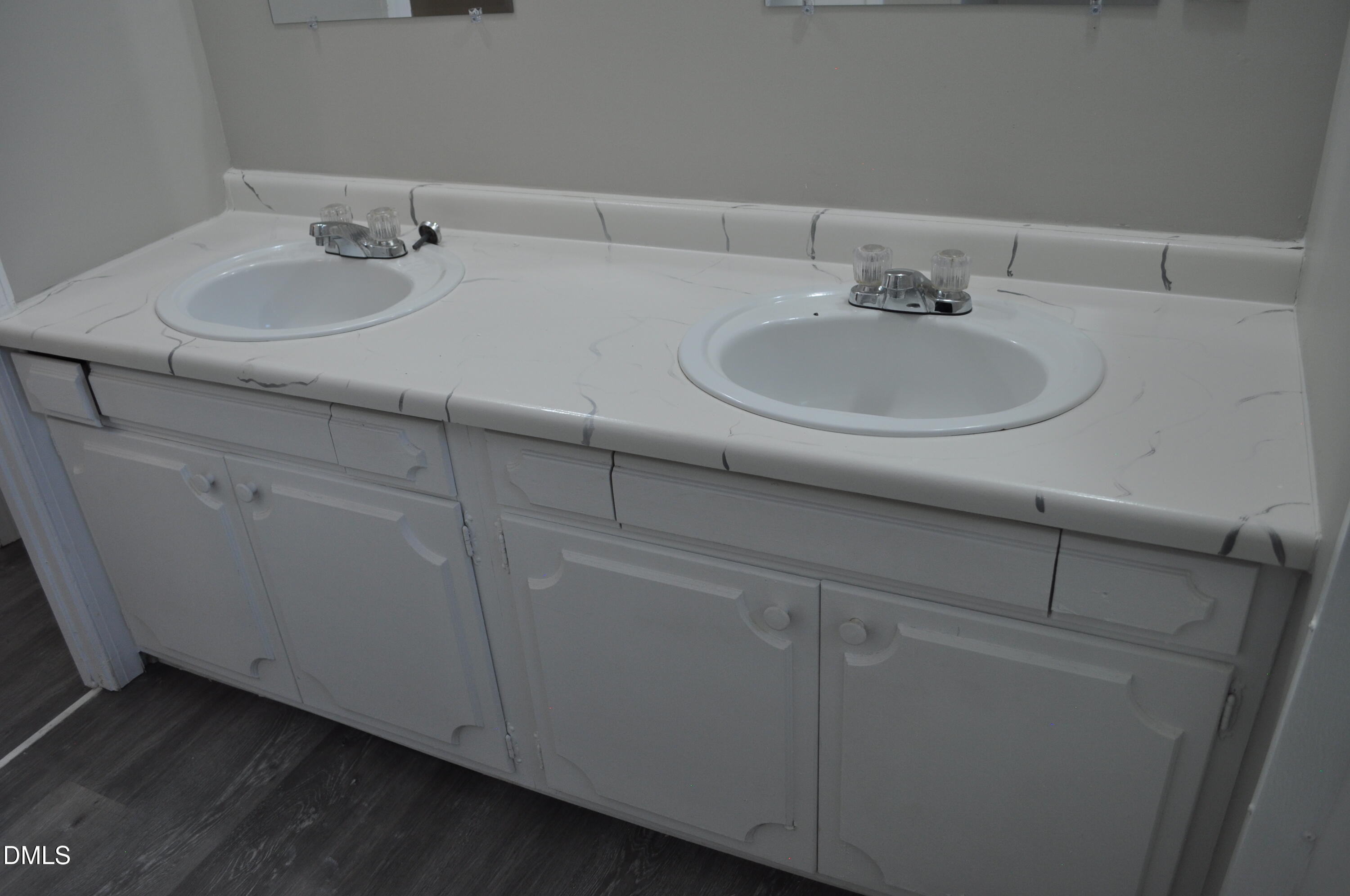 property viewer photo 18