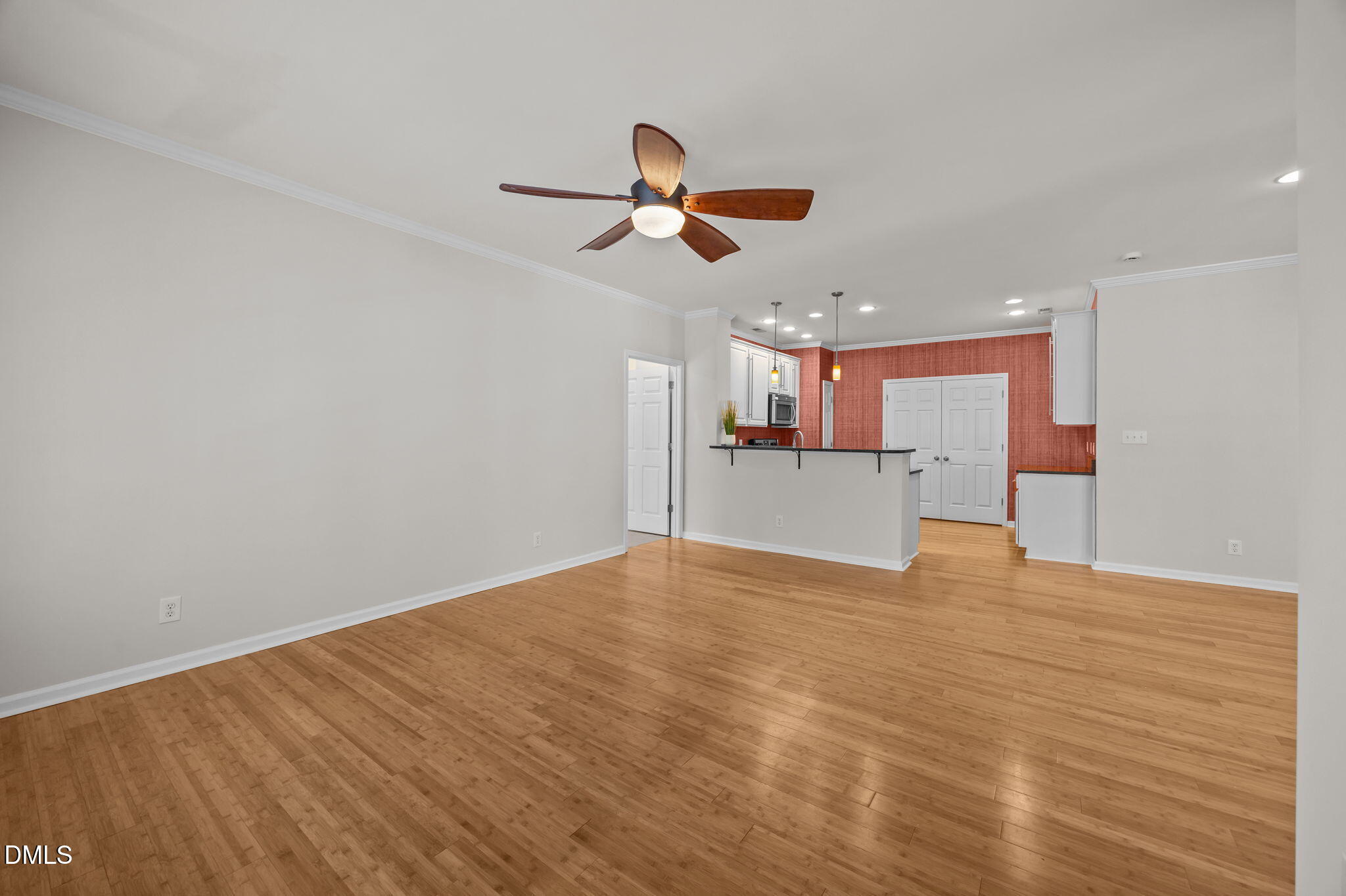 property viewer photo 11