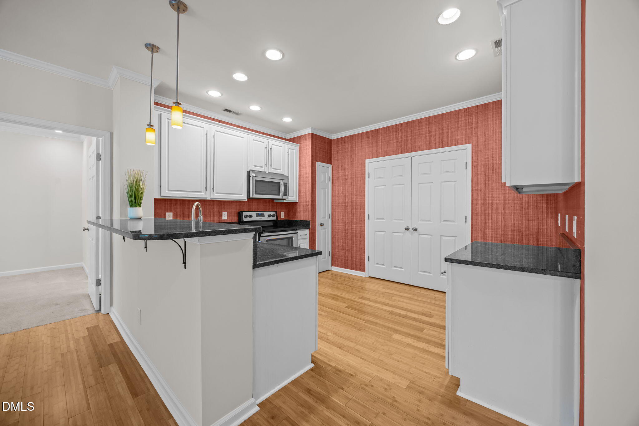 property viewer photo 13