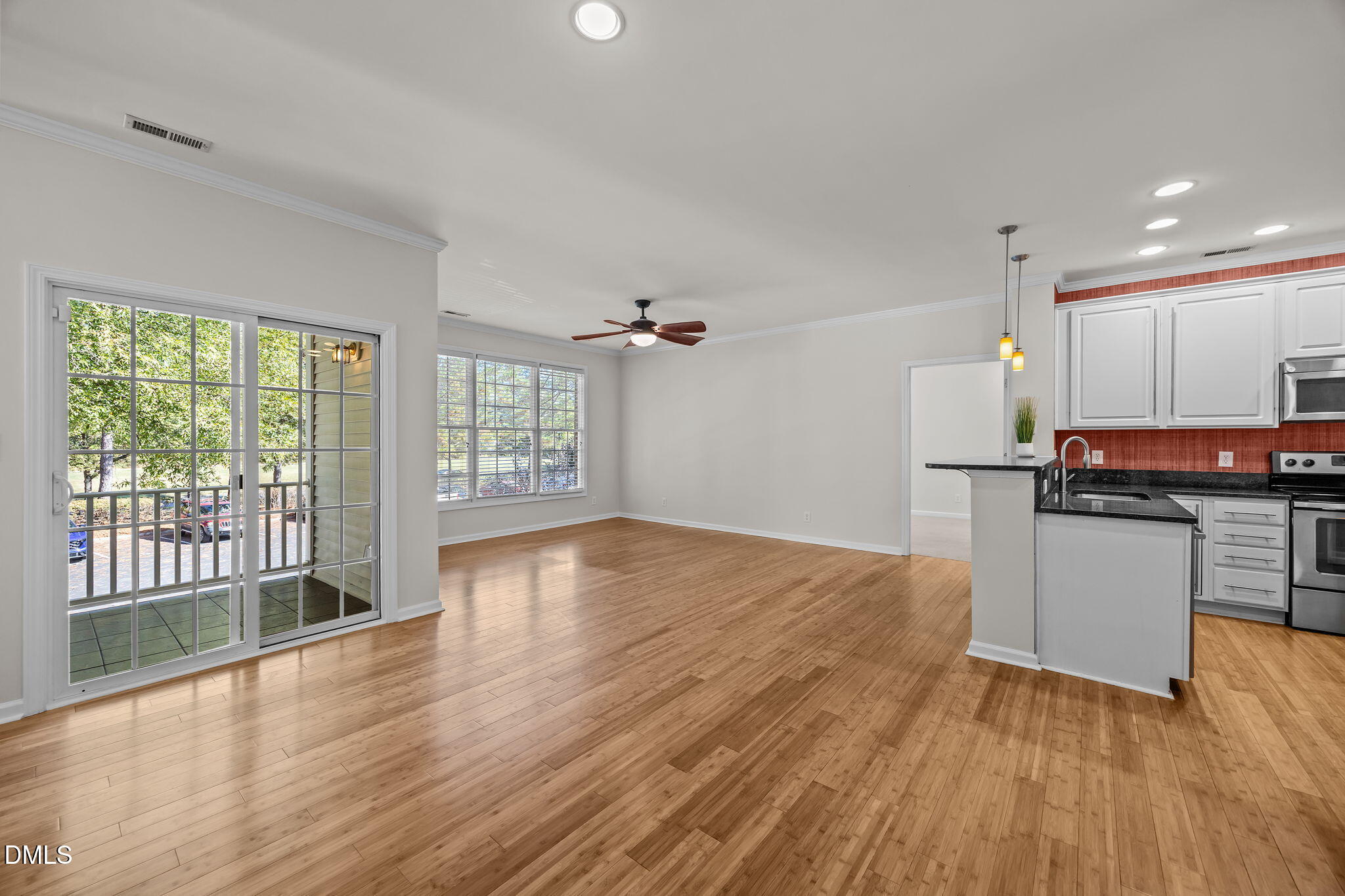 property viewer photo 16