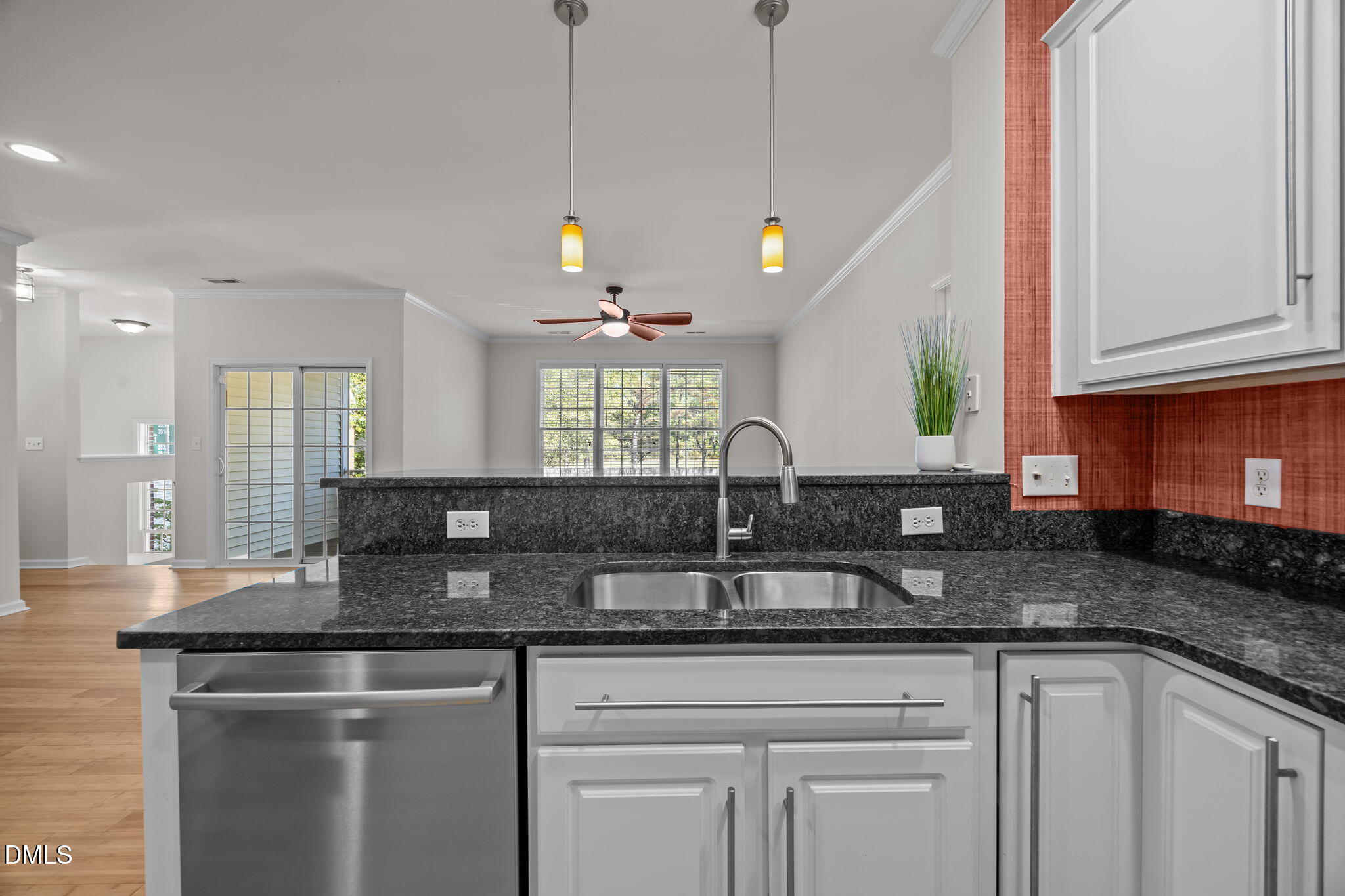 property viewer photo 19