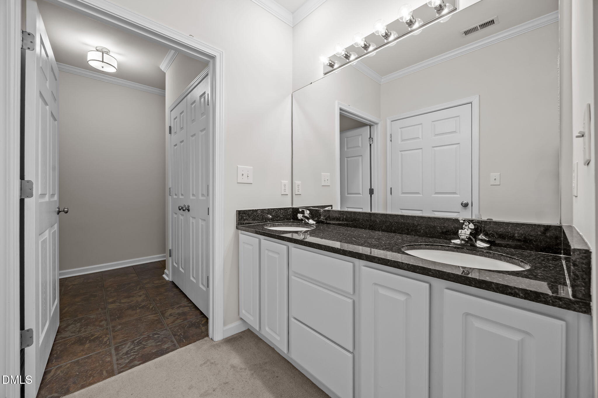 property viewer photo 22