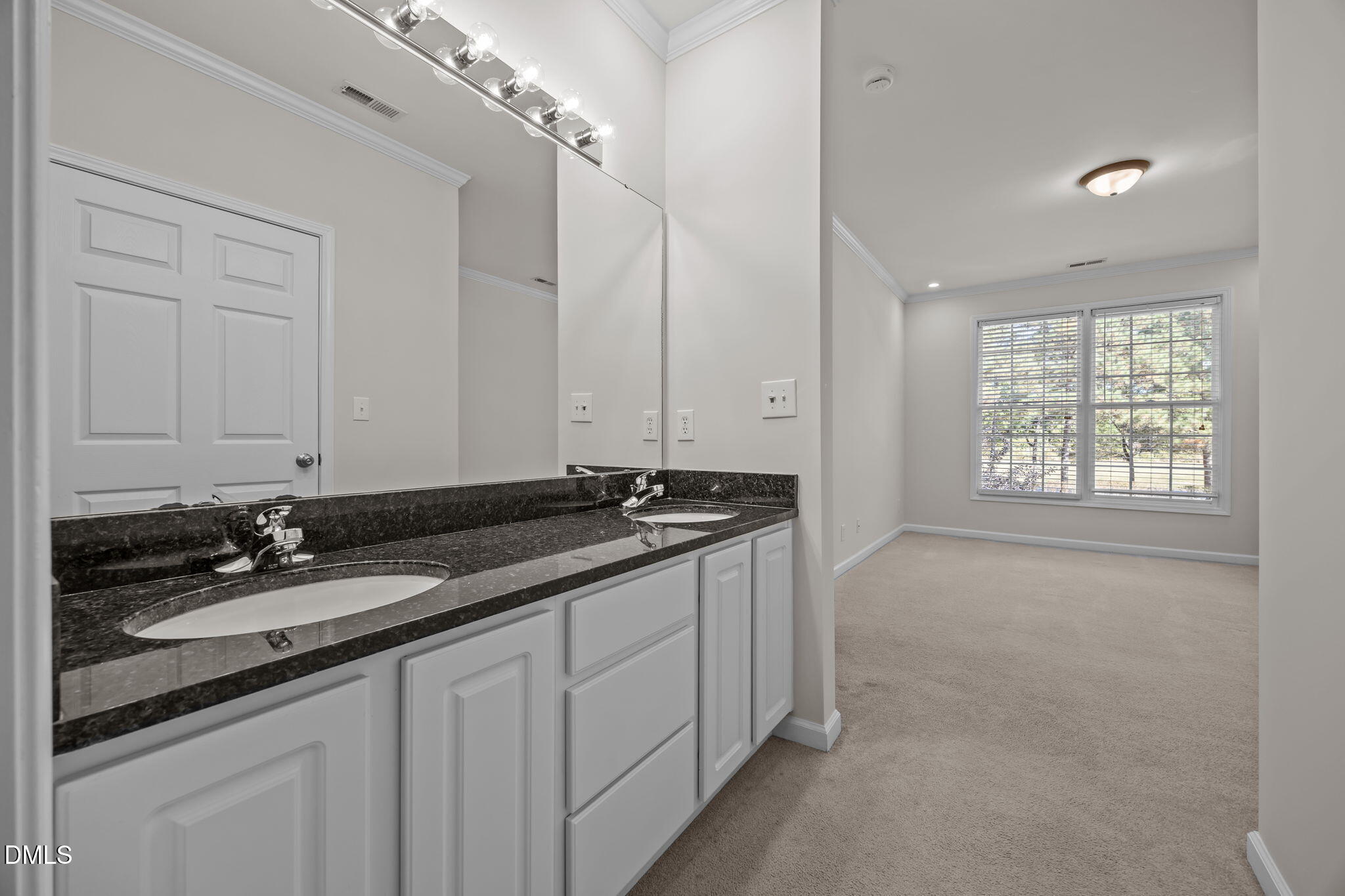 property viewer photo 23