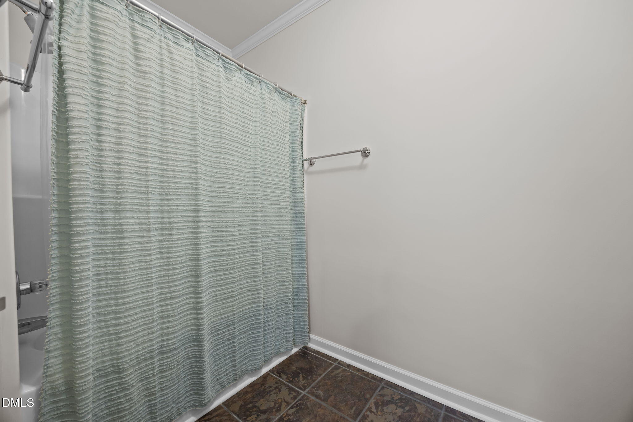 property viewer photo 26