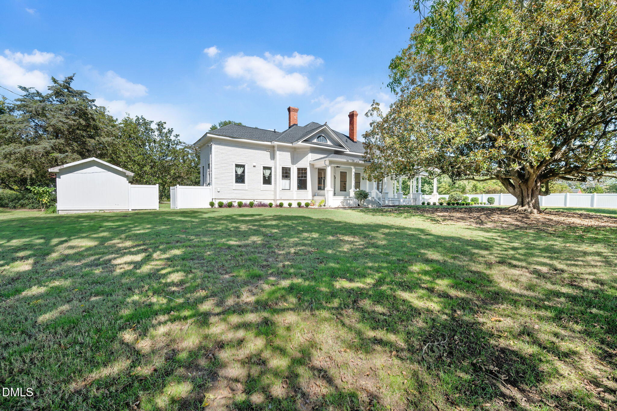 main property photo 6