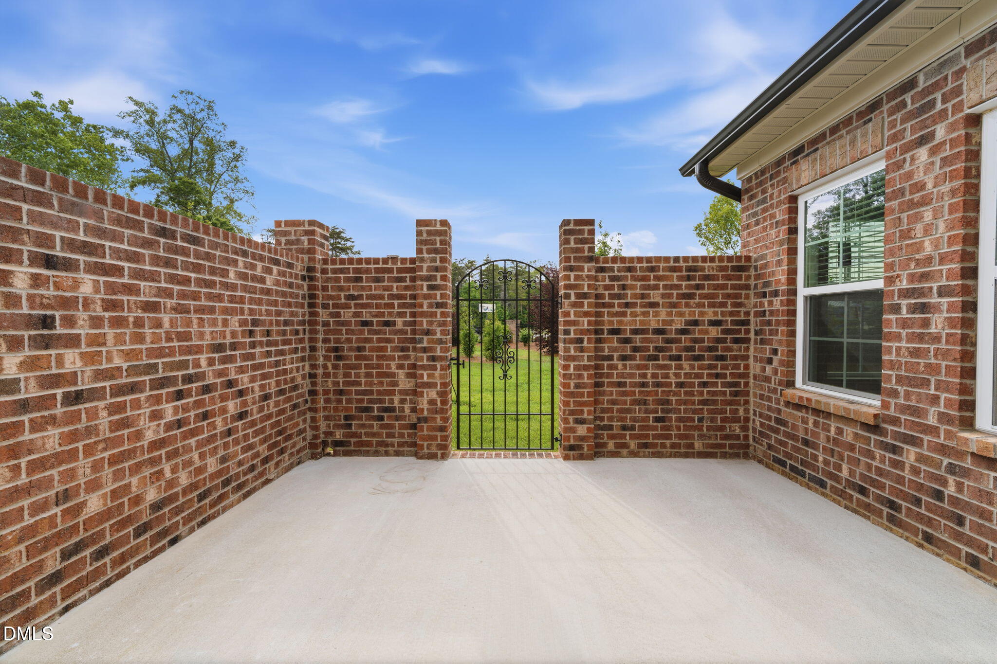 main property photo 50