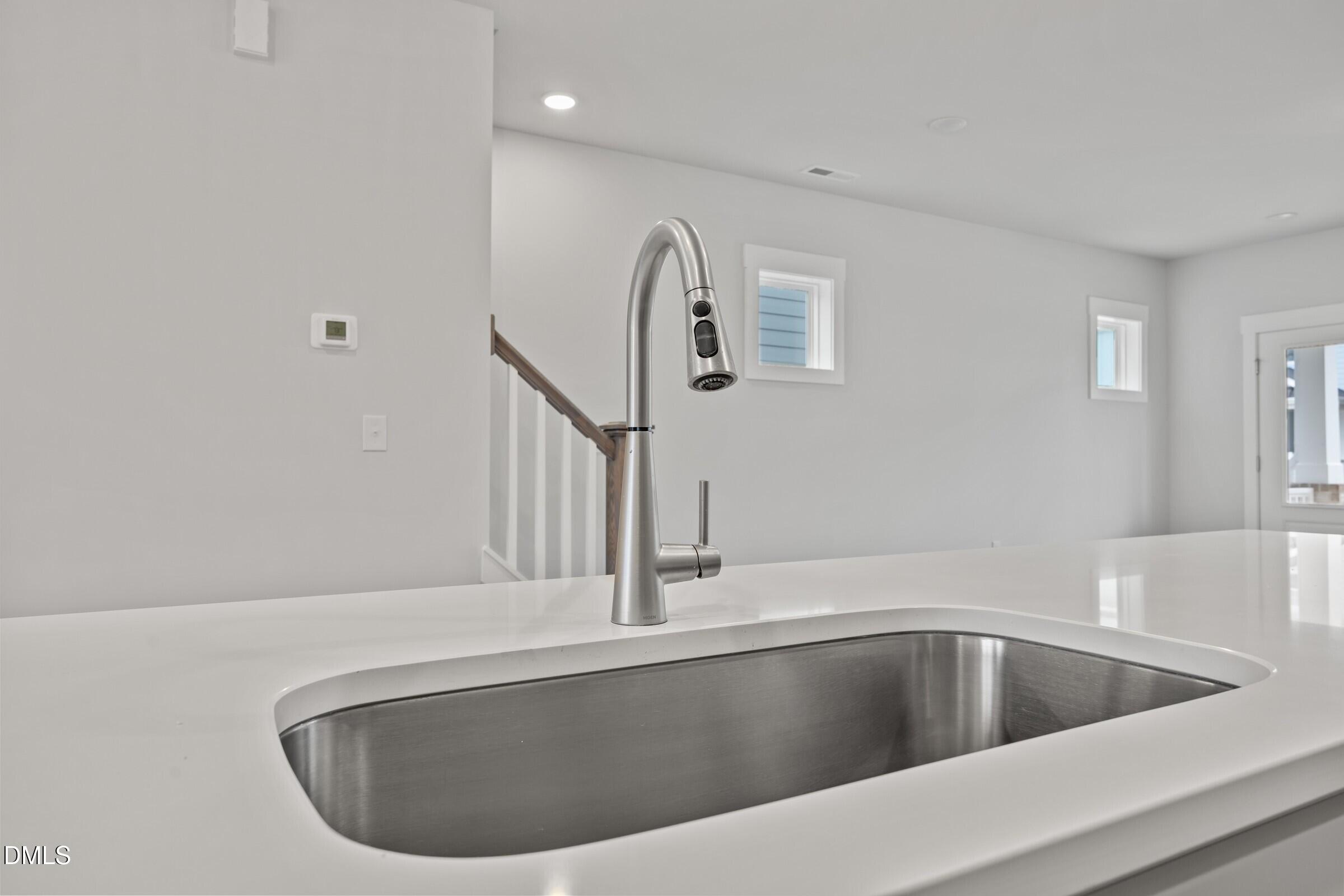 property viewer photo 12