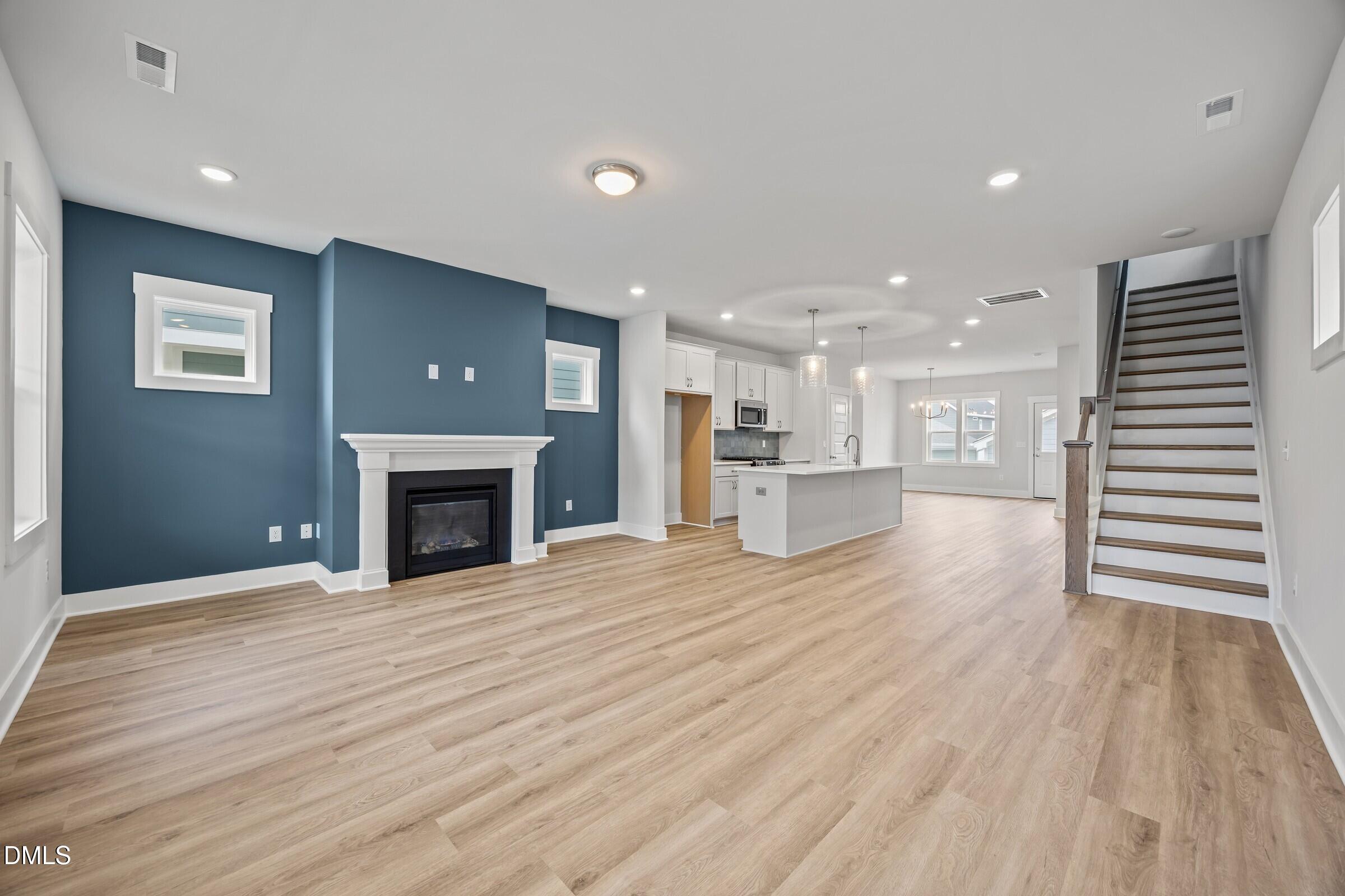 property viewer photo 3