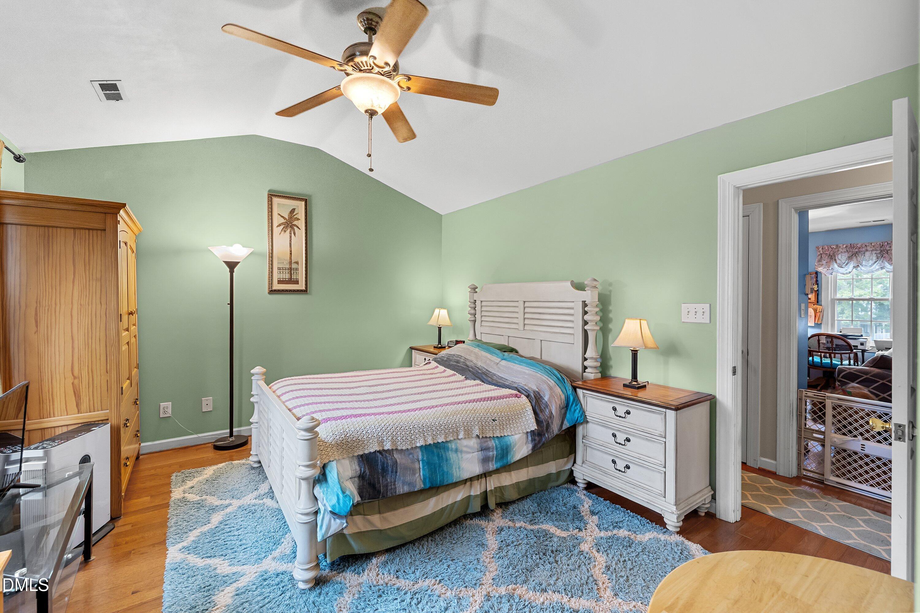 property viewer photo 17