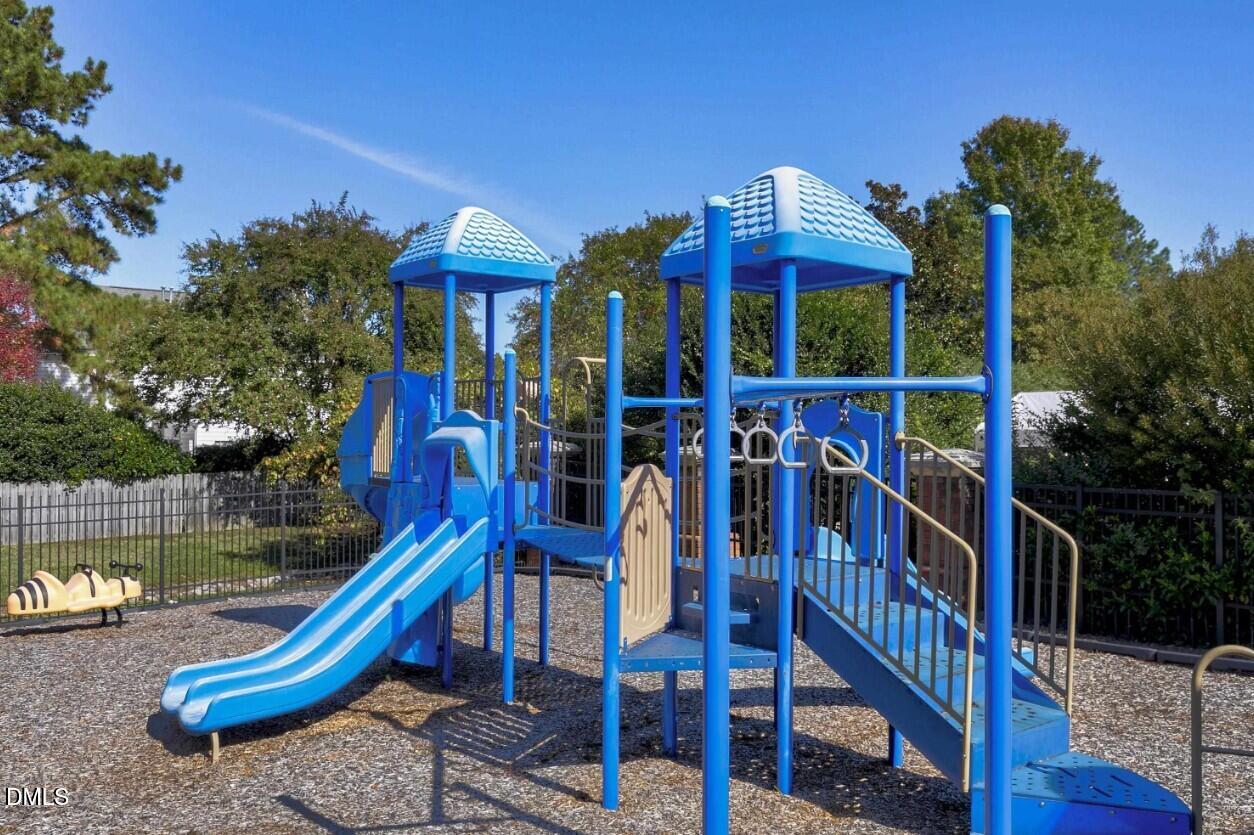 property viewer photo 35