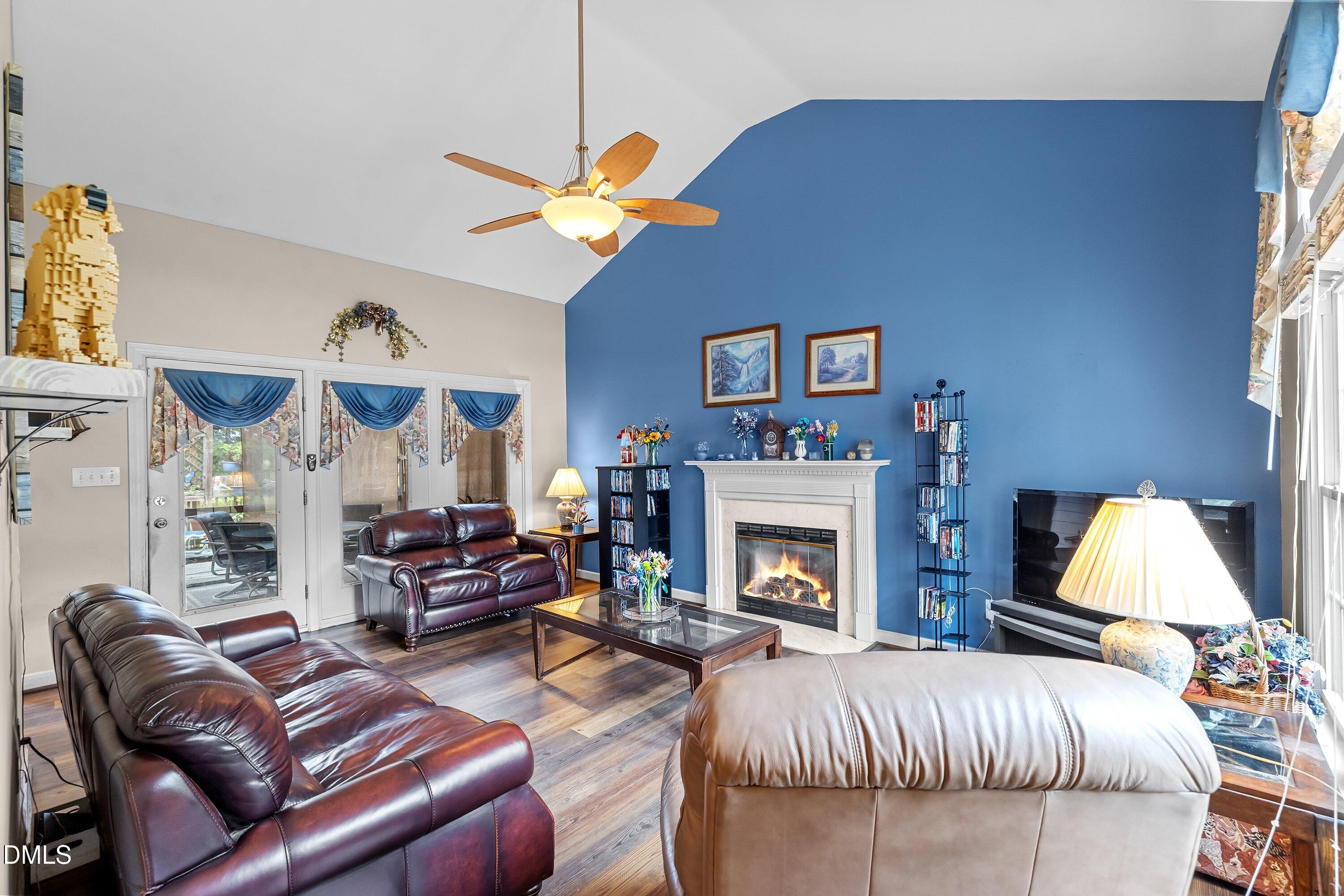 property viewer photo 5