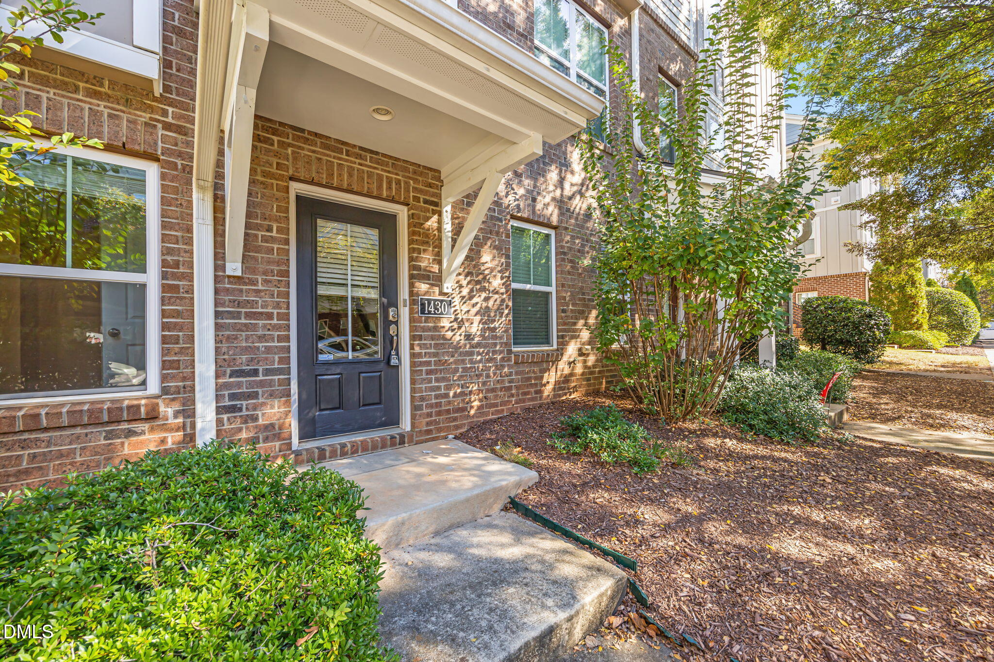 property viewer photo 2