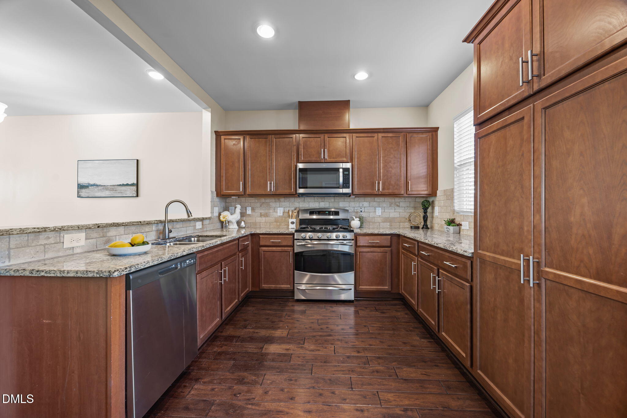 property viewer photo 3