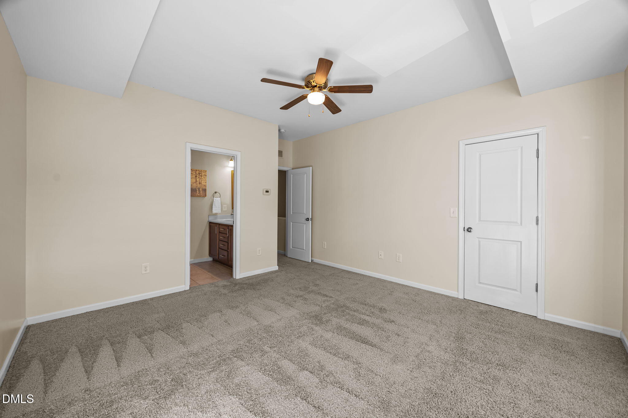 property viewer photo 9
