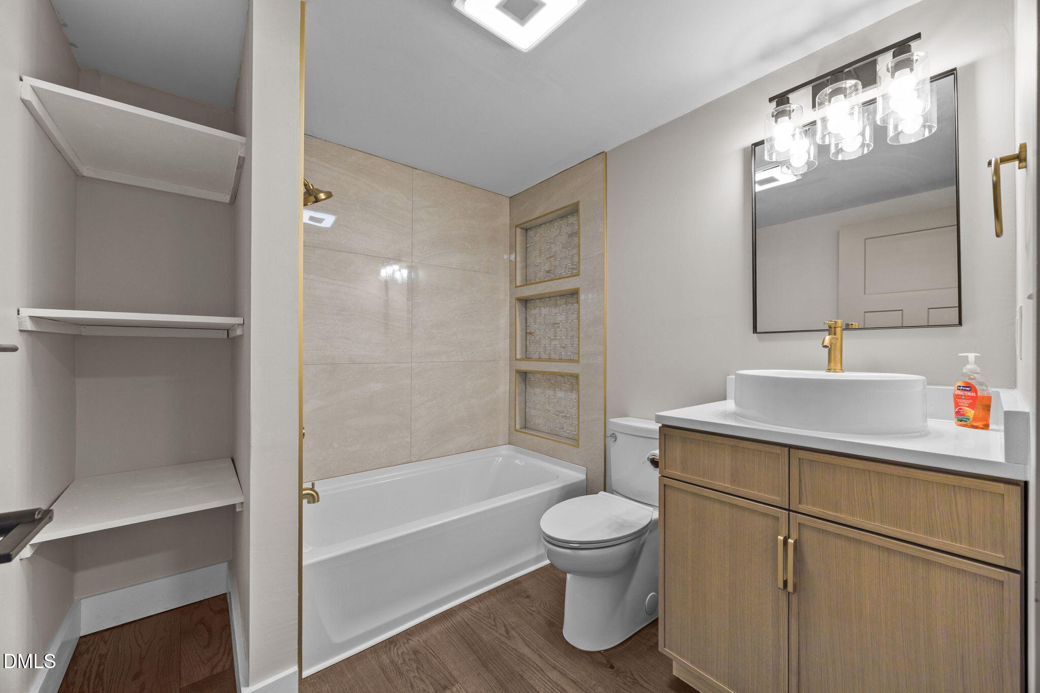 property viewer photo 10