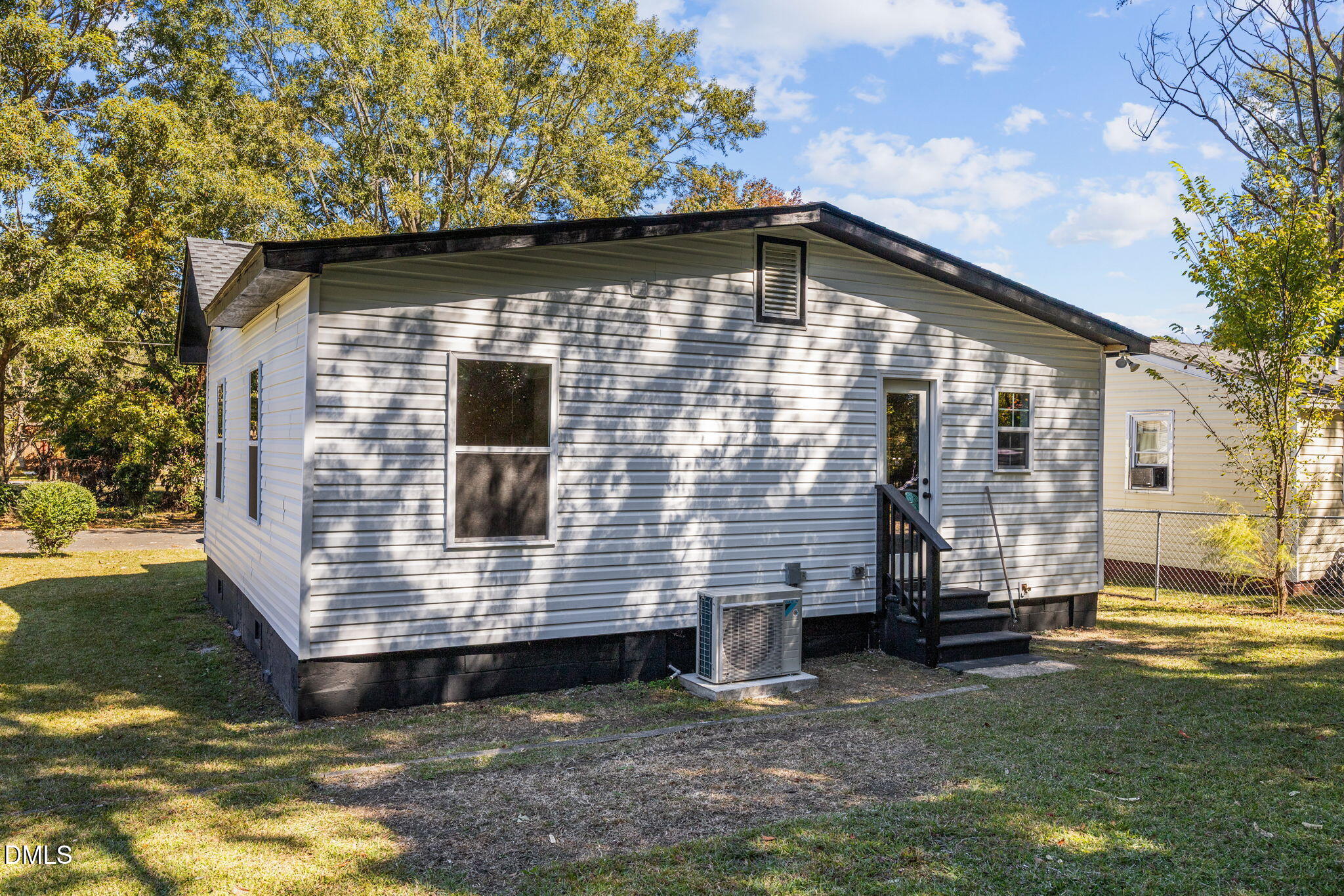 property viewer photo 18