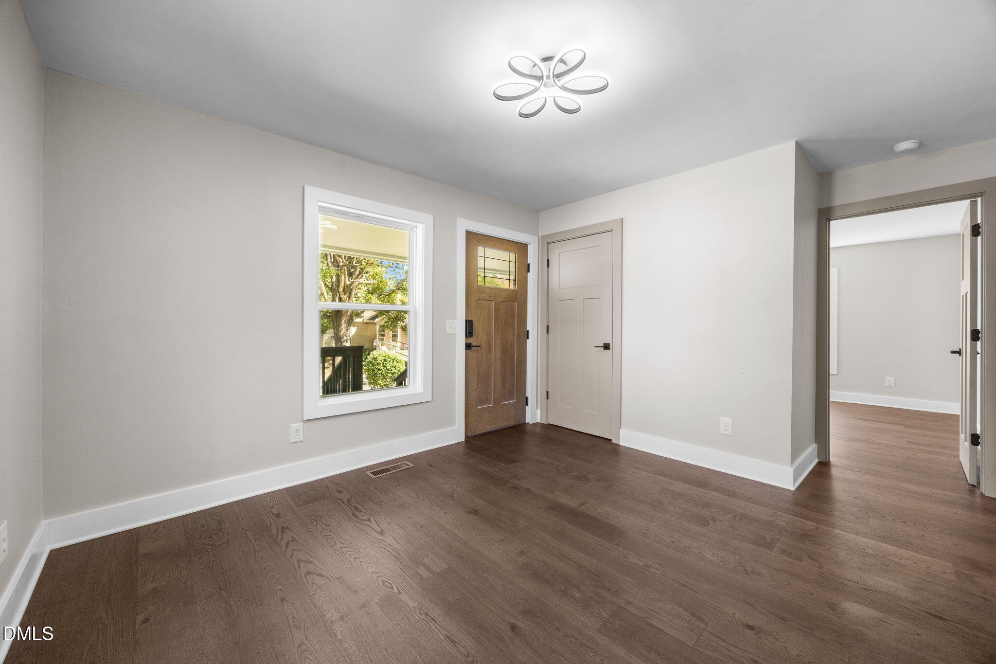 property viewer photo 5