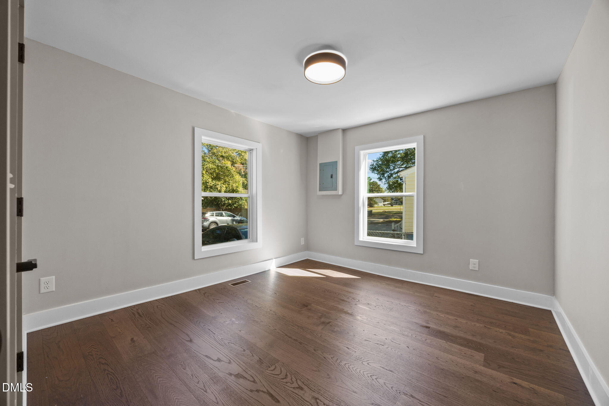 property viewer photo 6
