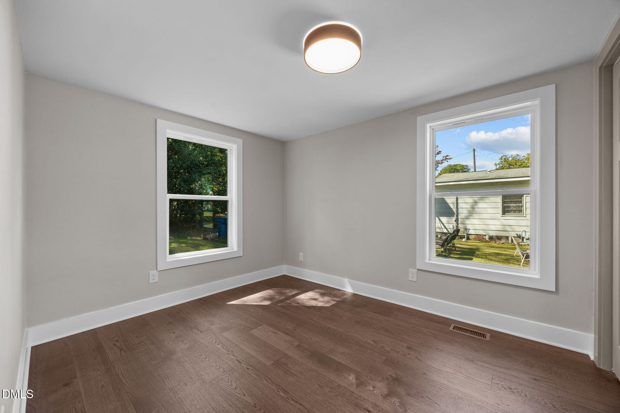 property viewer photo 8