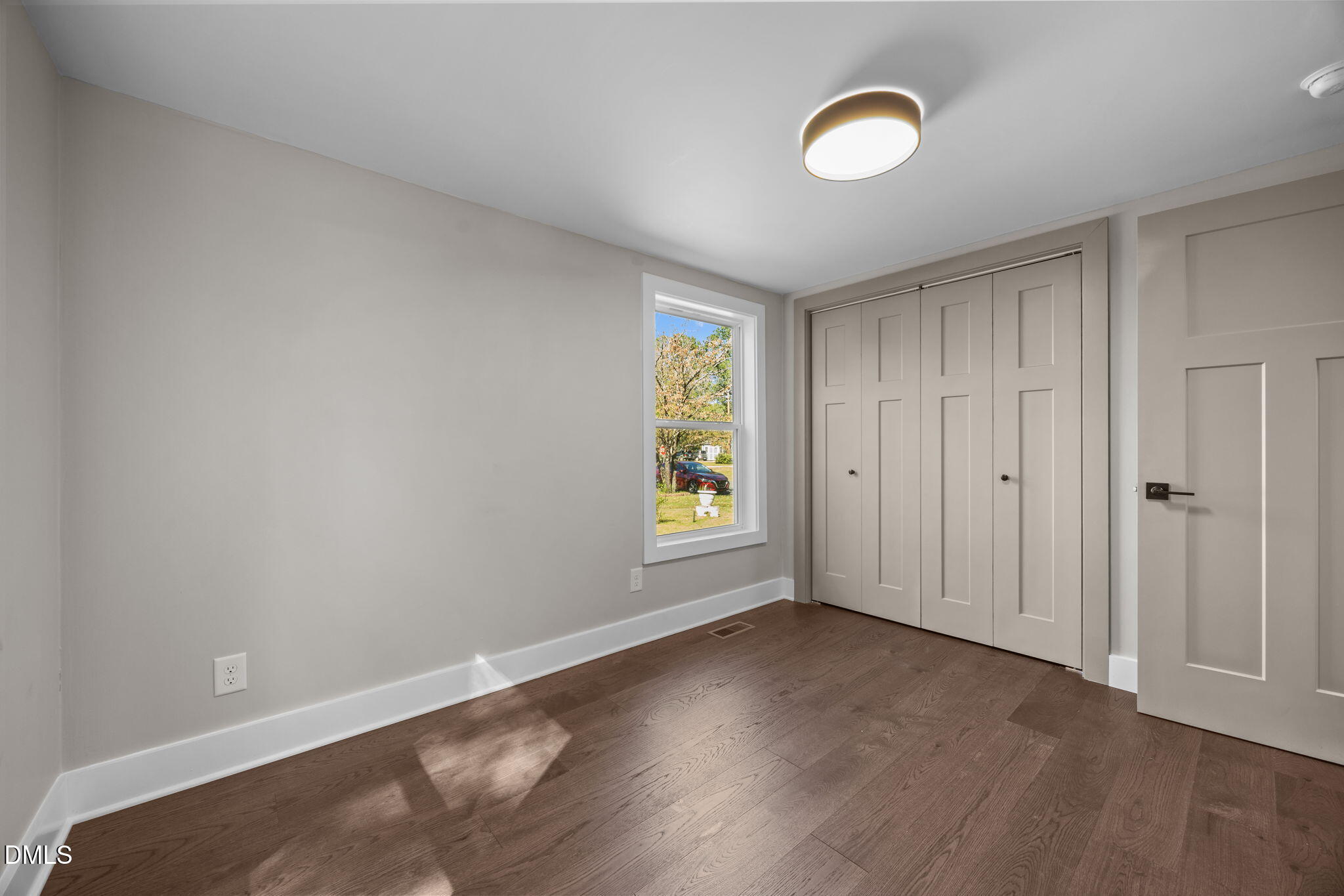 property viewer photo 9