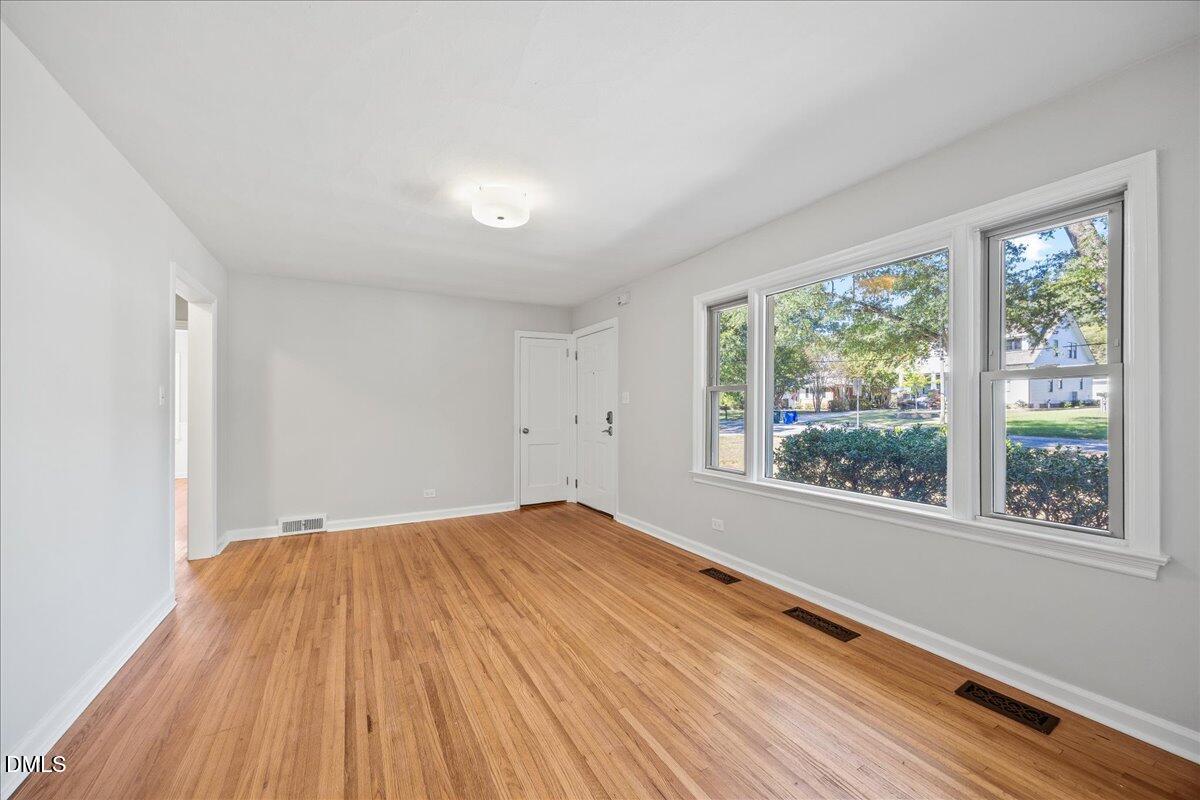 property viewer photo 5